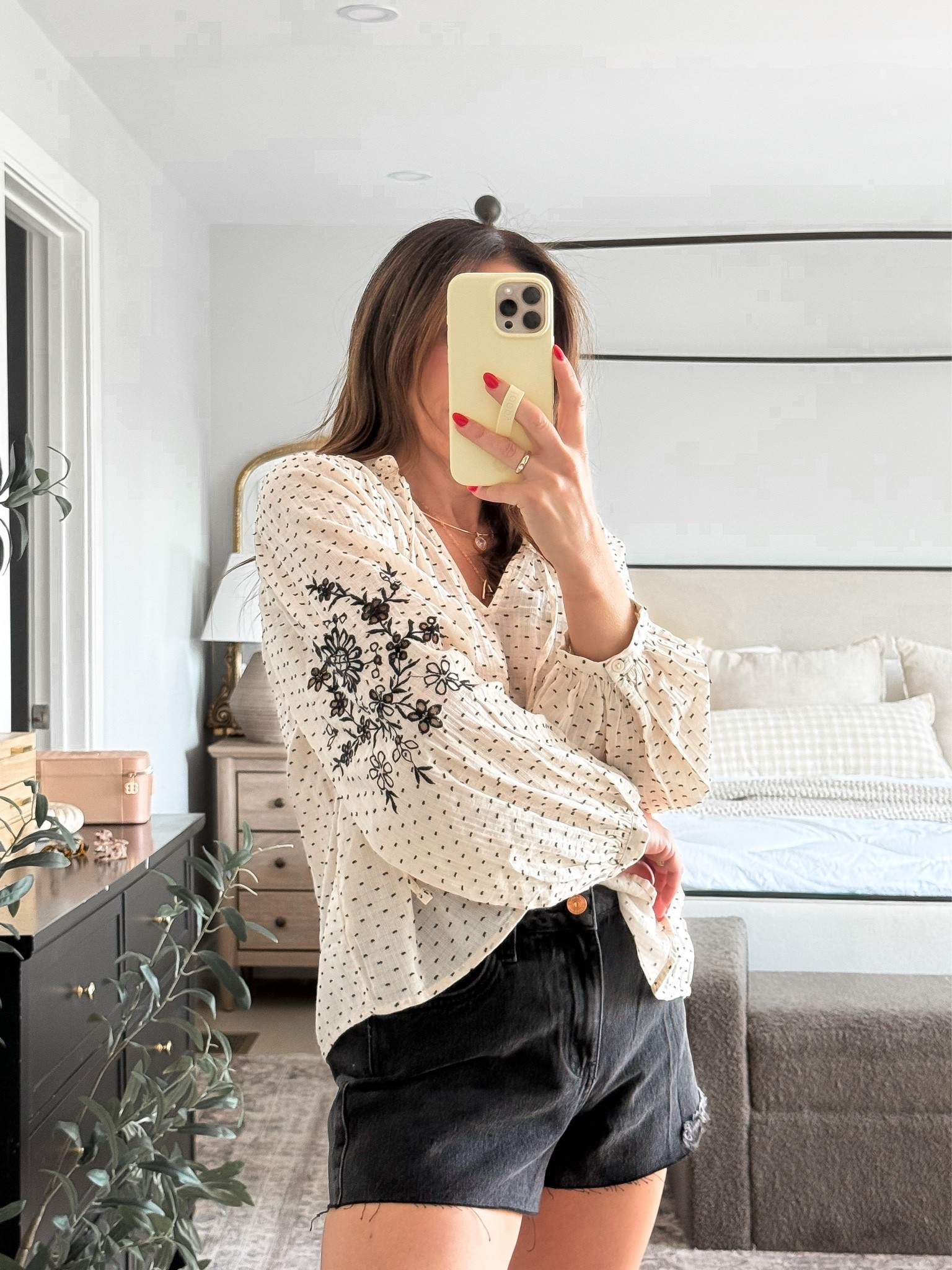 This is such a pretty blouse! Wearing size small. @Target

#LTKootd #LTKSeasonal