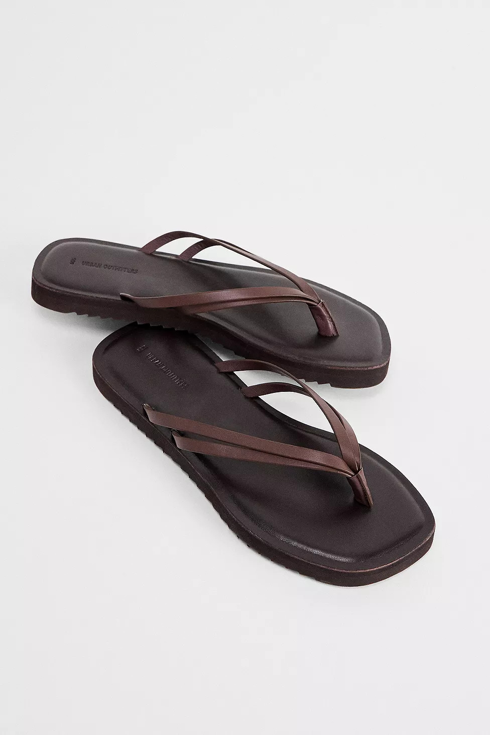 UO Leather Flip Flops | Urban Outfitters UK