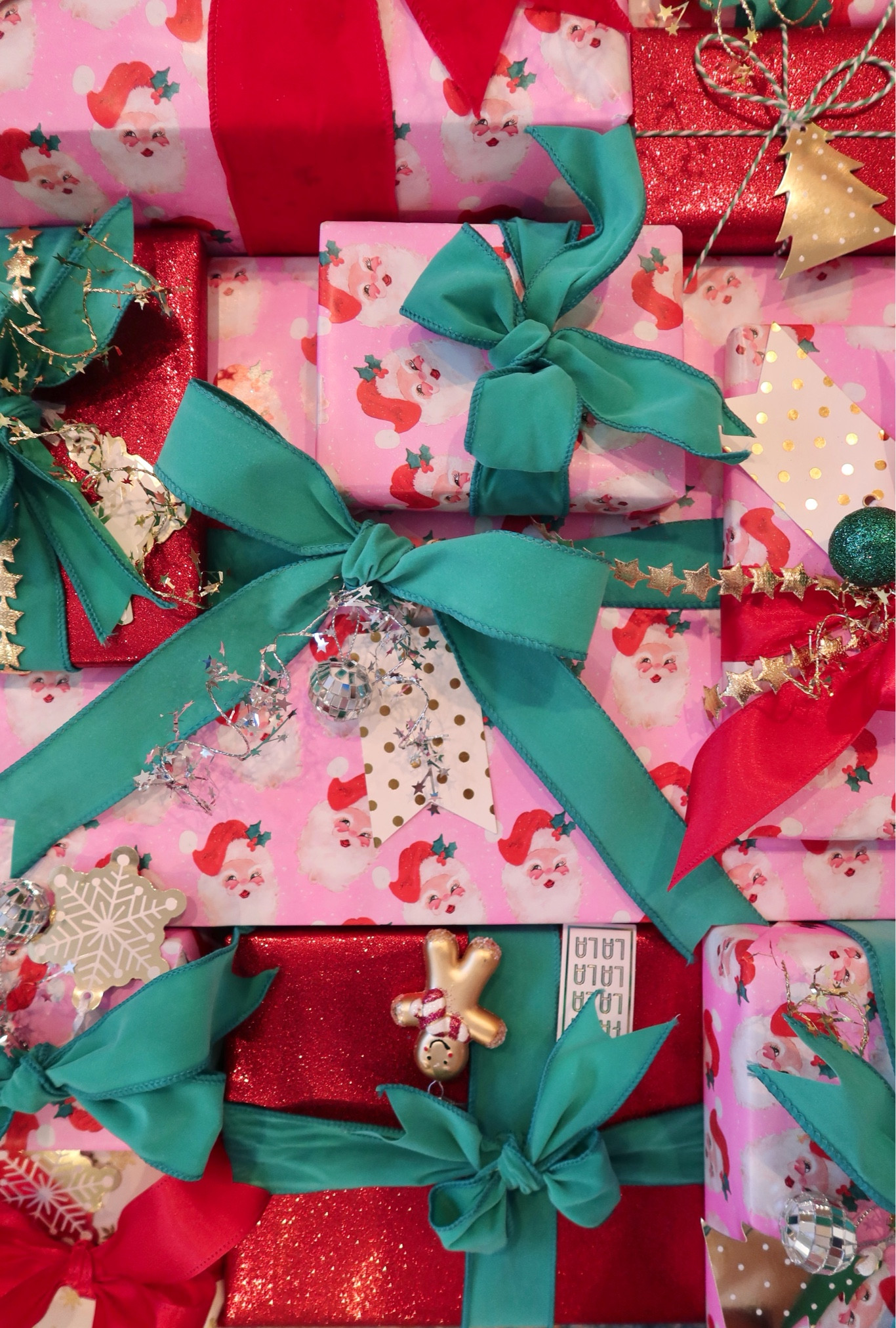 My secret to beautifully wrapped Christmas gifts is in the accessories! 🎀🏷️

Shop gift toppers and ribbons here ⬇️

#LTKSeasonal #LTKHoliday #LTKGiftGuide