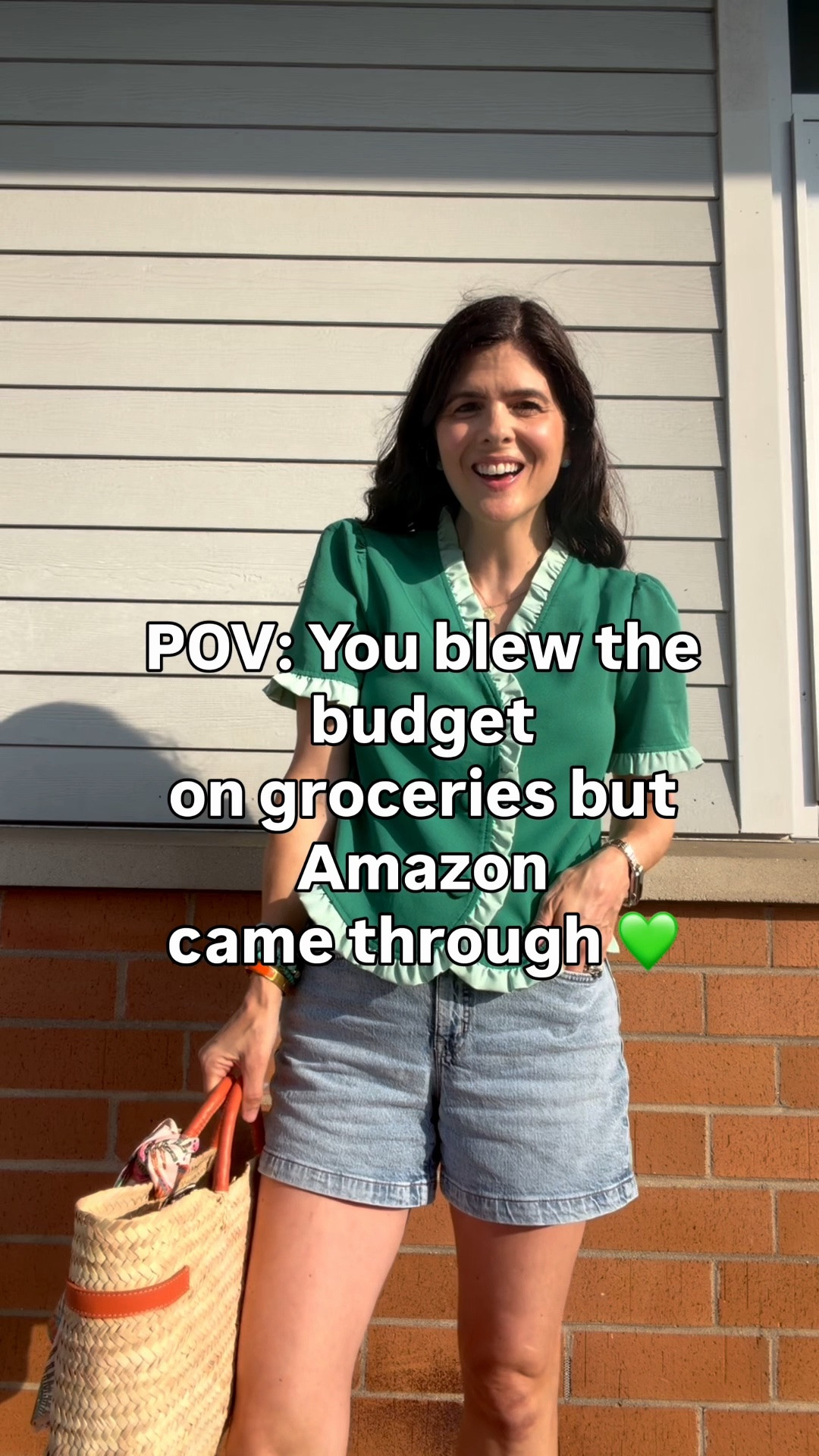 This green top is under $20 and comes in lots of colors! #ootd