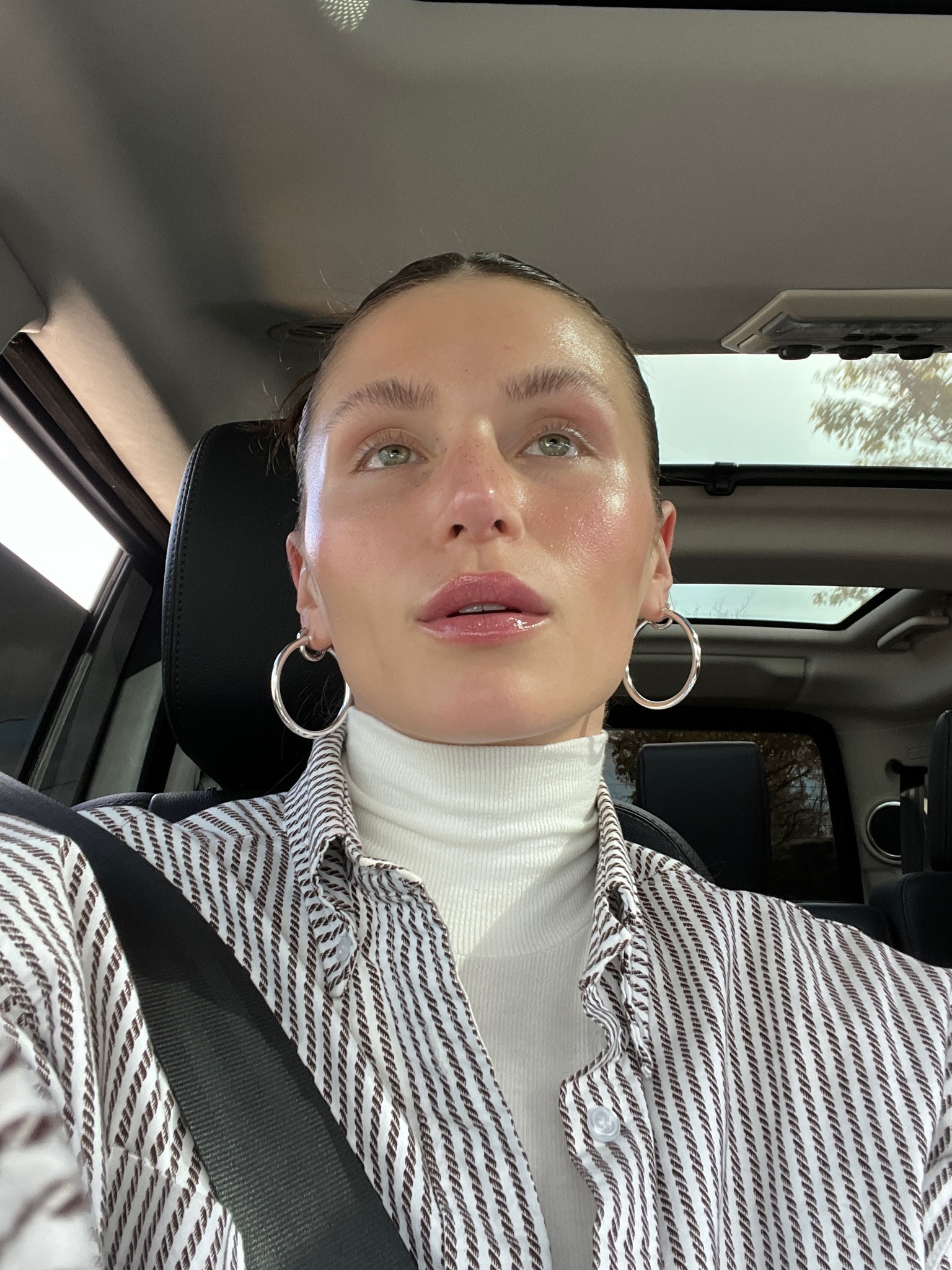 Slicked hair bangs edition ! 

#LTKbeauty