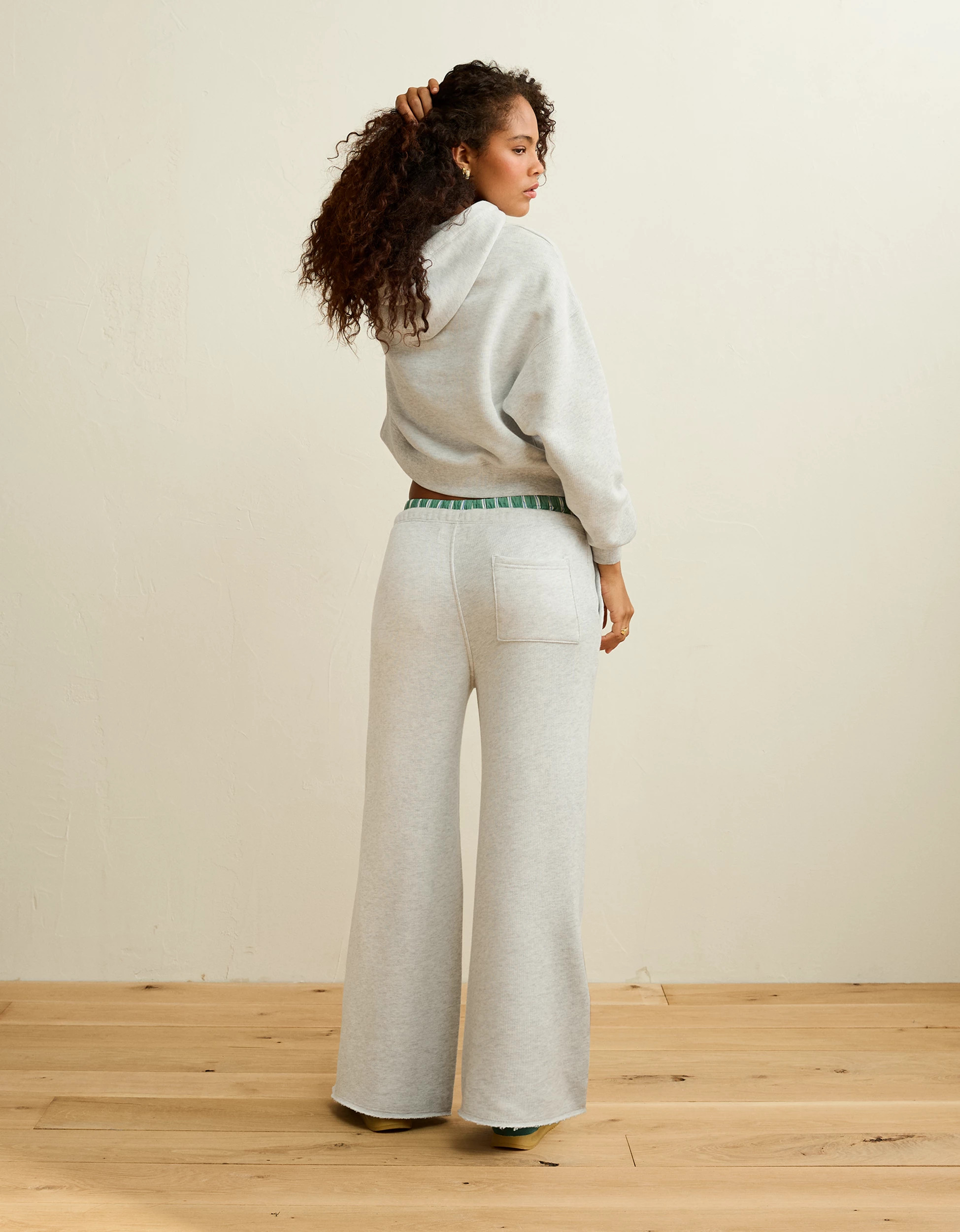 AE Campus Low-Rise Wide-Leg Sweatpant | American Eagle Outfitters (US & CA)