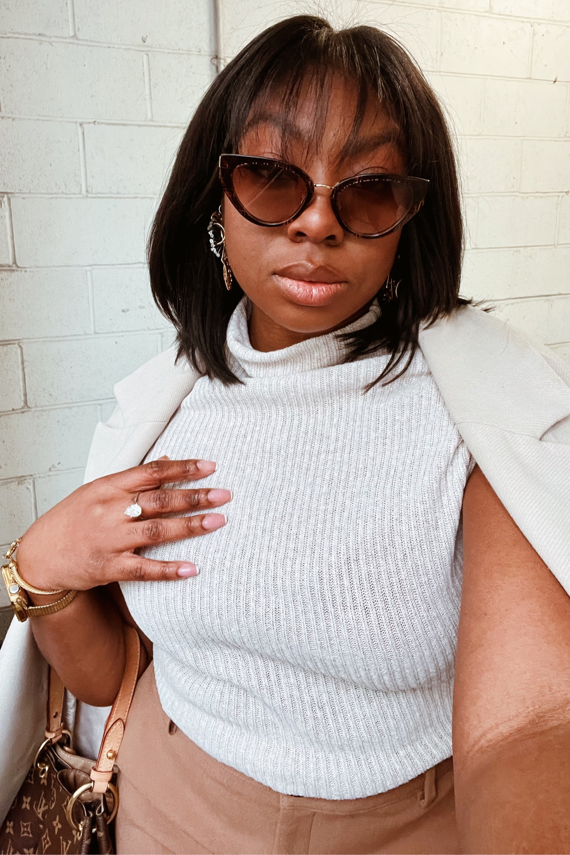 It’s Giving Retro… 🤎✨
- boat neck beige Knit top (L) & earrings @zara 
- beige wide leg Trousers @marksandspencer 14L
- beige oversized Coat by @hm 18uk
- LV spring Graceful MM bag by @louisvuitton
- brown cat eye Sunglasses @fendi

#outﬁtinspo #styleideas #midsizefashion #monochromaticoutfit #neutraloutfit #retrofashionstyle #howtowearit #smartcasual #oversizedcoat #curvyfashionblogger

#LTKstyletip #LTKeurope #LTKcurves