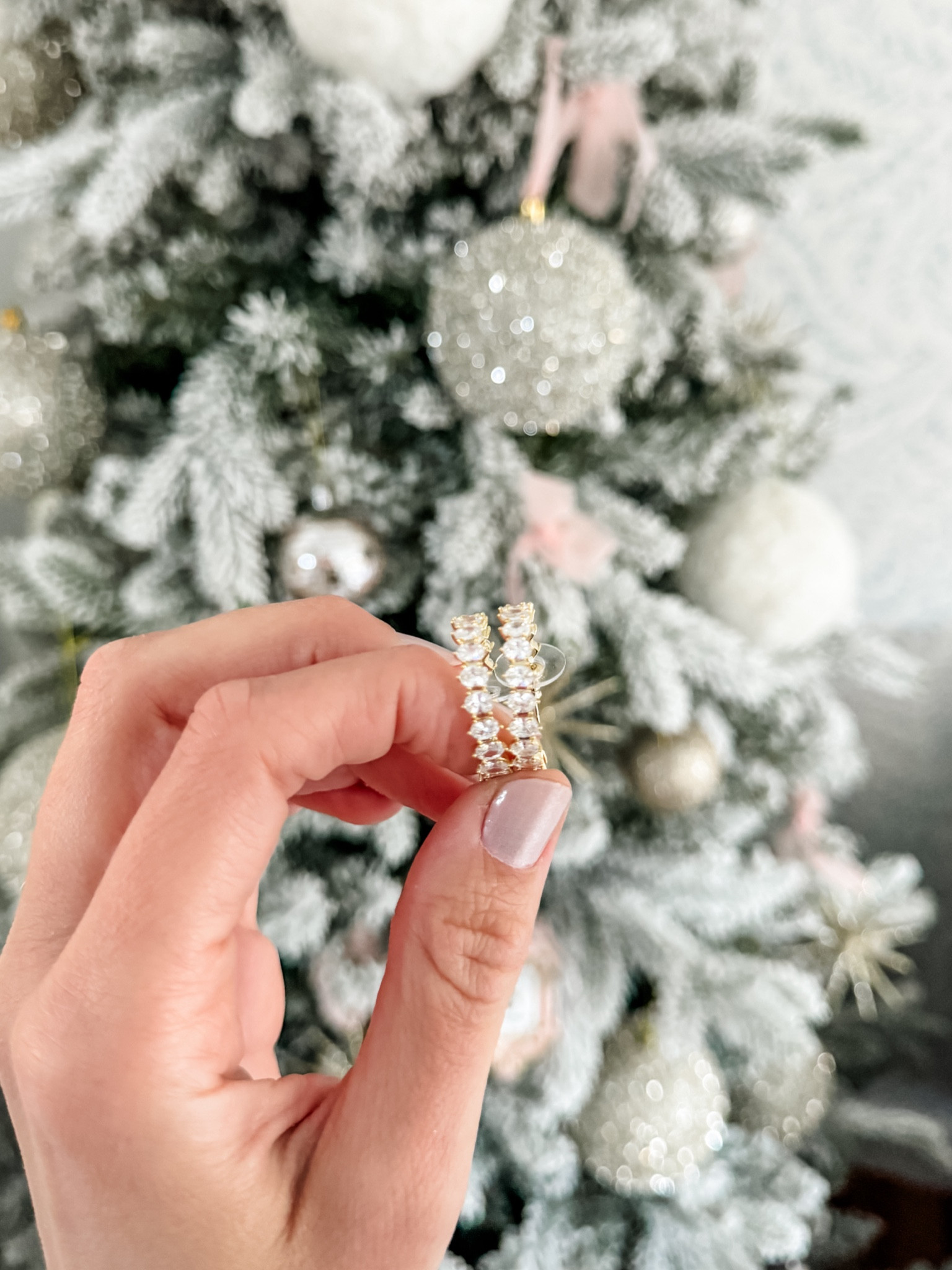 the prettiest earrings are currently 20% off! They are so sparkly IRL & perfect for the holidays ✨