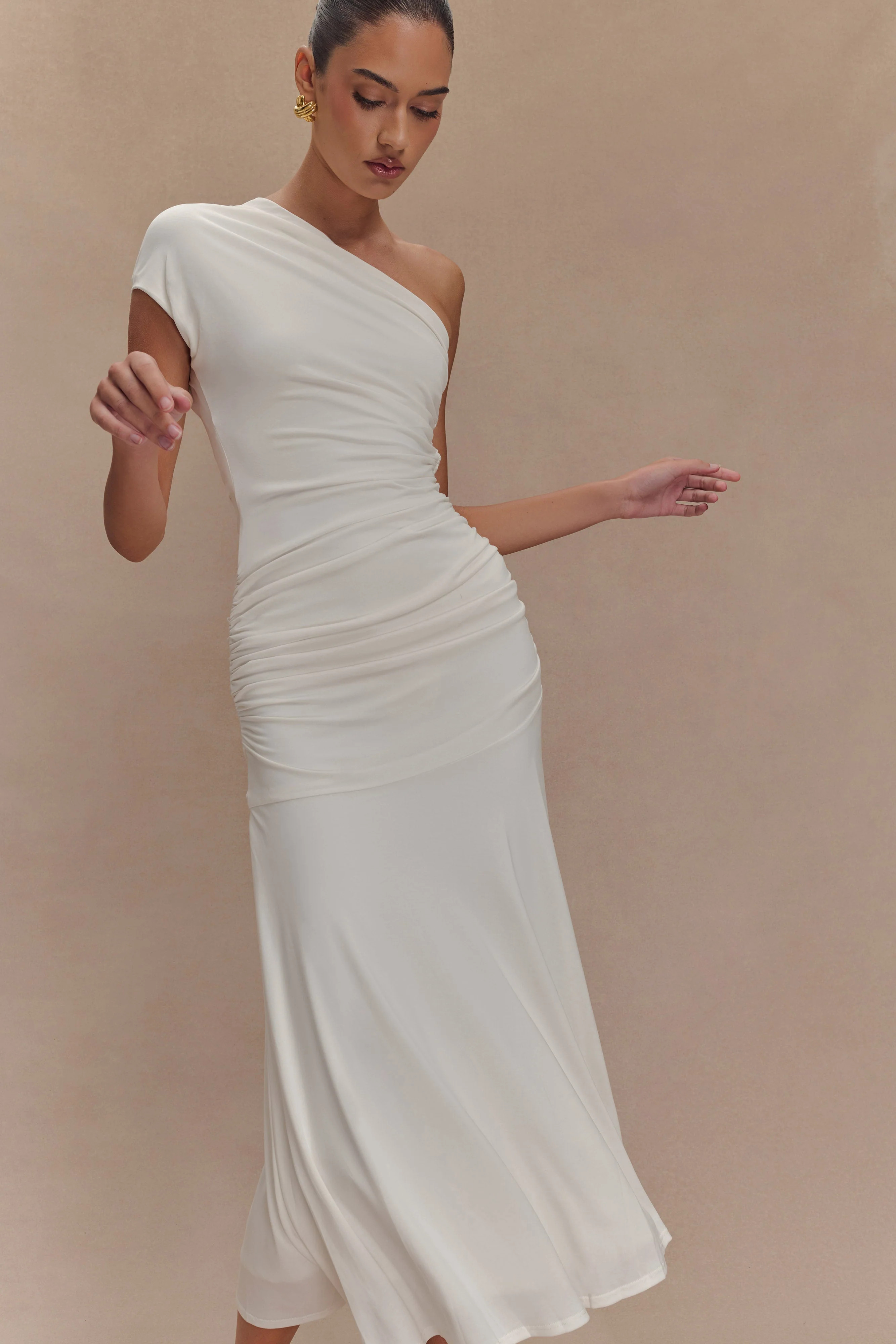 Peached Jersey One Shoulder Midi Dress - Ivory | MESHKI US