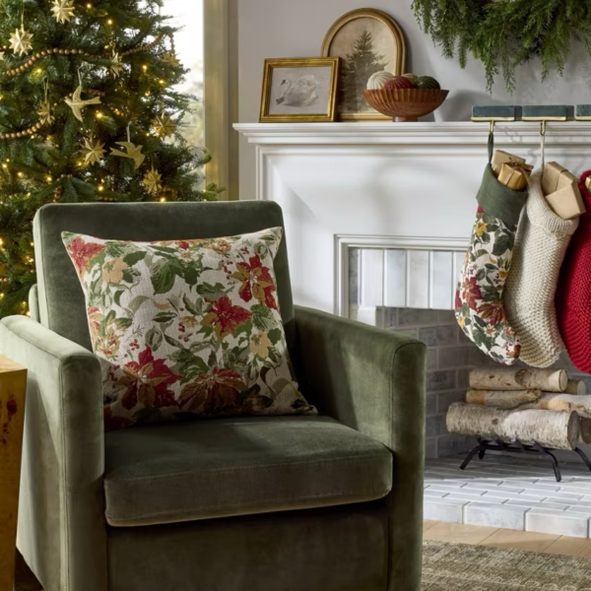 Christmas charm! I’m loving the 90s vibes! ♥️

#LTKfindsunder50 #LTKSeasonal #LTKhome