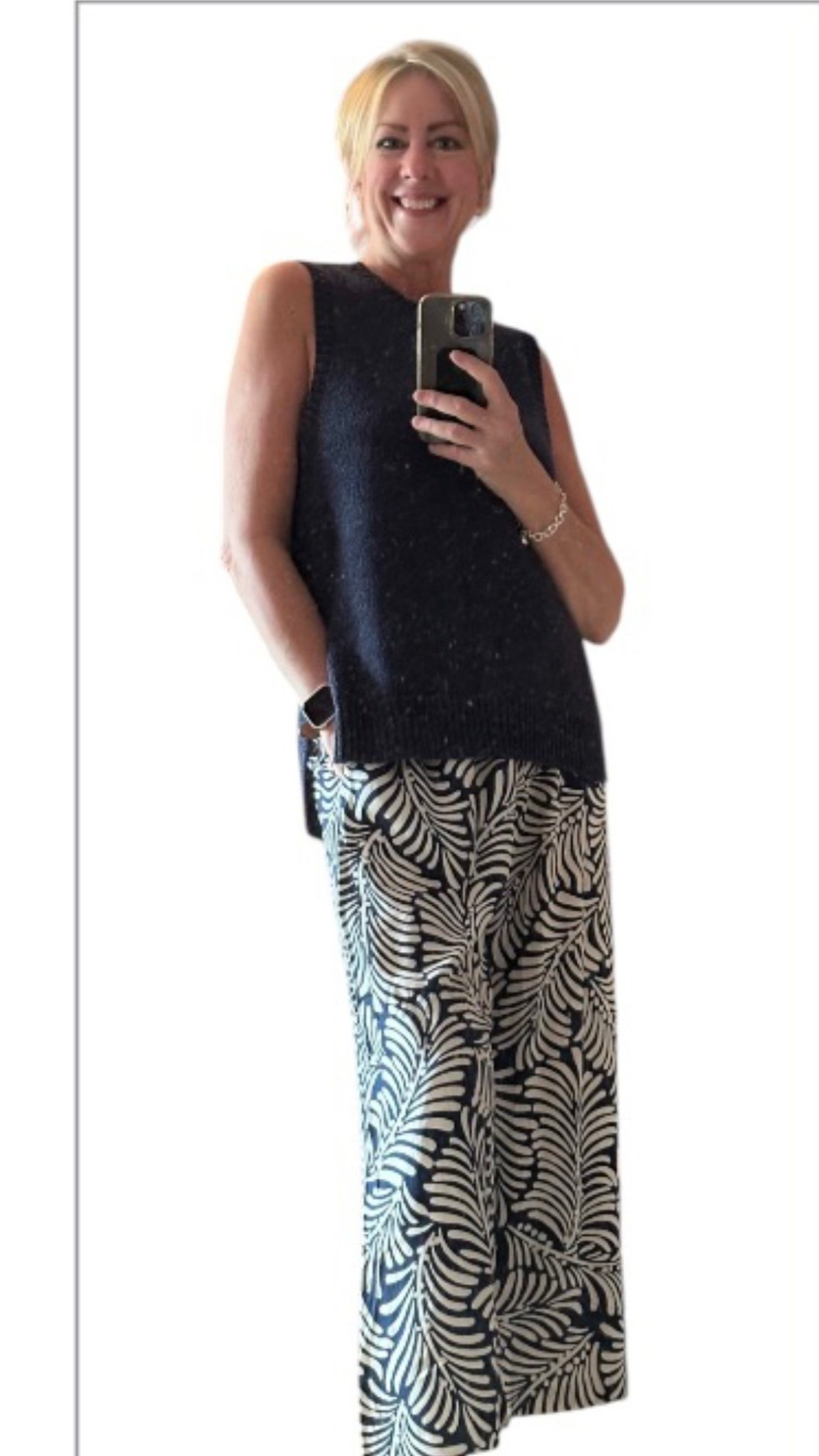 Happy Earth Day 🌎 

Loving the wide leg cropped pants this spring .   These are a silky material with elastic waist and deep side pockets . The leafy design is perfect for the spring . 

The sleeveless knit sweater is another favorite of mine for this time of year .  The knit gives a little warmth but being sleeveless allows you to also keep cool and comfortable . 

Sleeveless sweater @joefresh
Wide leg cropped pants @hm

#earthday
#leafprint
#wideleg
#cropped
#navy
#spring
#fashionablesixties
#casual
#hm
#joefresh



#LTKspring #LTKcanada