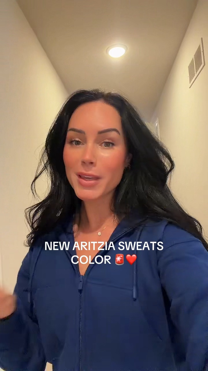 Runnnn ❤️ the flashing red is so gorgeous ! These are the best sweat sets!!!! 

I will have these 🔗 on my LTK in the Aritzia section! My sizing 5’7, 145lbs, 32dd
I’m wearing a size small jacket, size small tall pants 

#LTKvlog #LTKootd #LTKActive