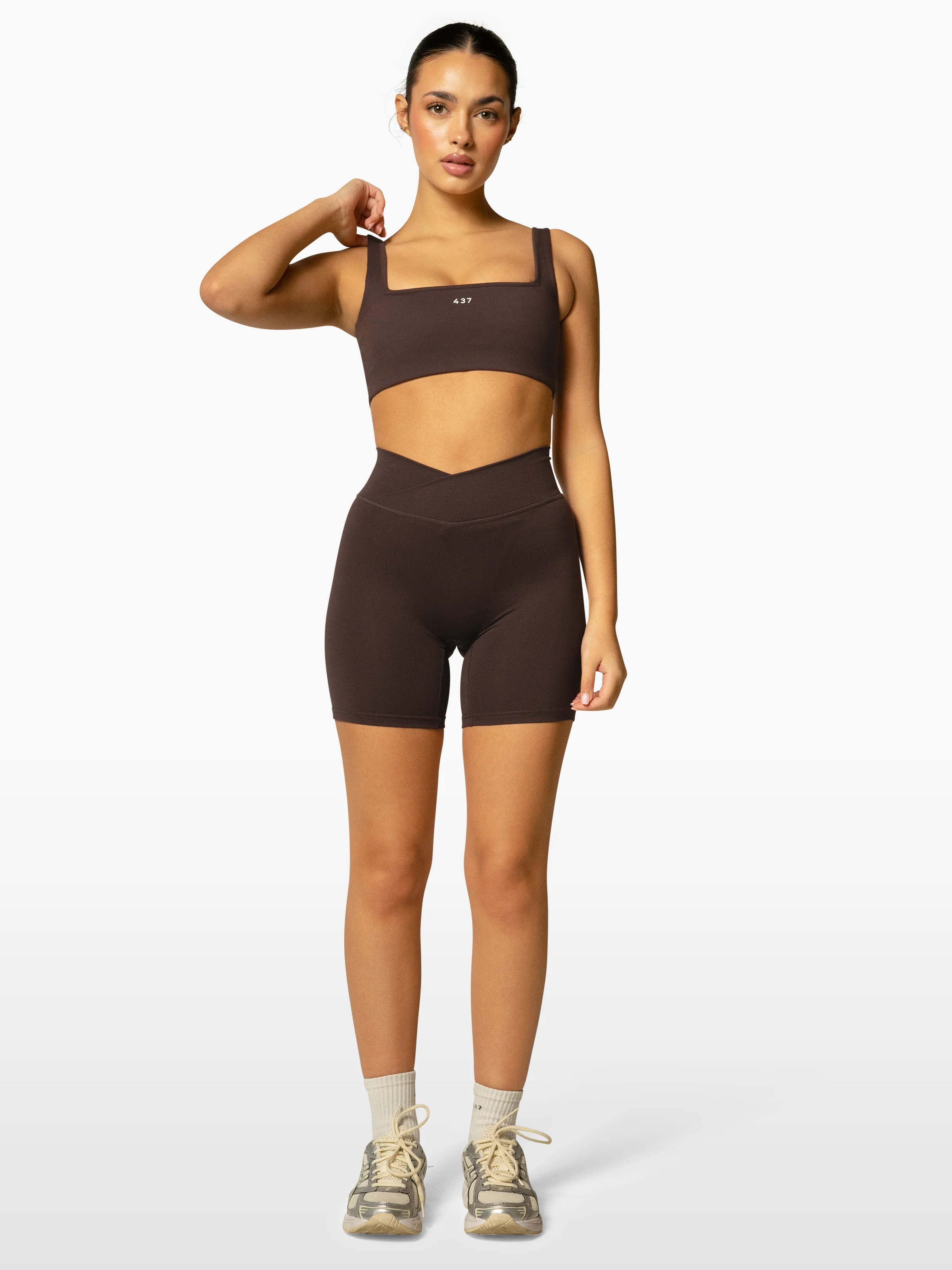 The V Short / Espresso | 437