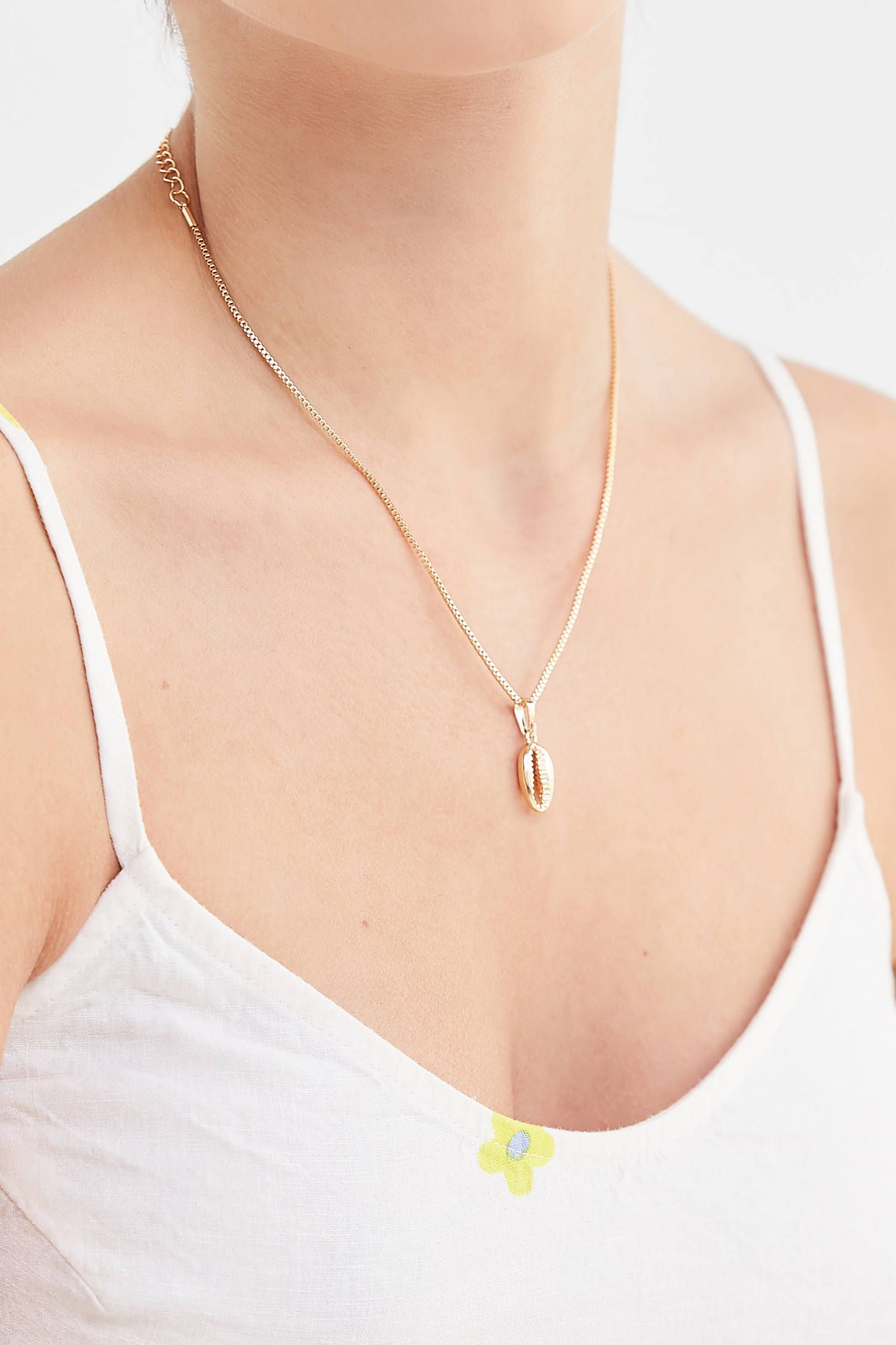 Simple Cowrie Shell Pendant Necklace | Urban Outfitters (US and RoW)