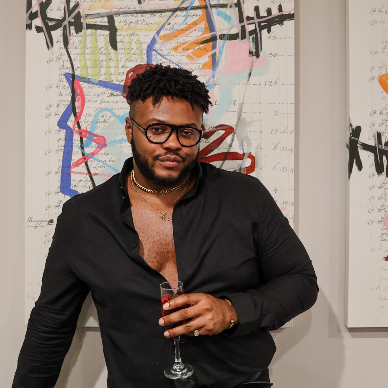 When in doubt, black and gold is foolproof during party season 

#LTKmens #LTKHoliday #LTKparties