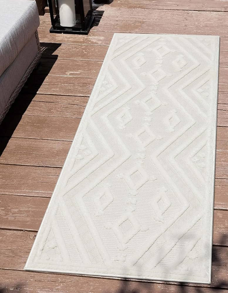 Well Woven Mali Tribal Diamond Pattern Indoor/Outdoor Ivory 2'3" x 7'3" Runner High-Low Rug | Amazon (US)