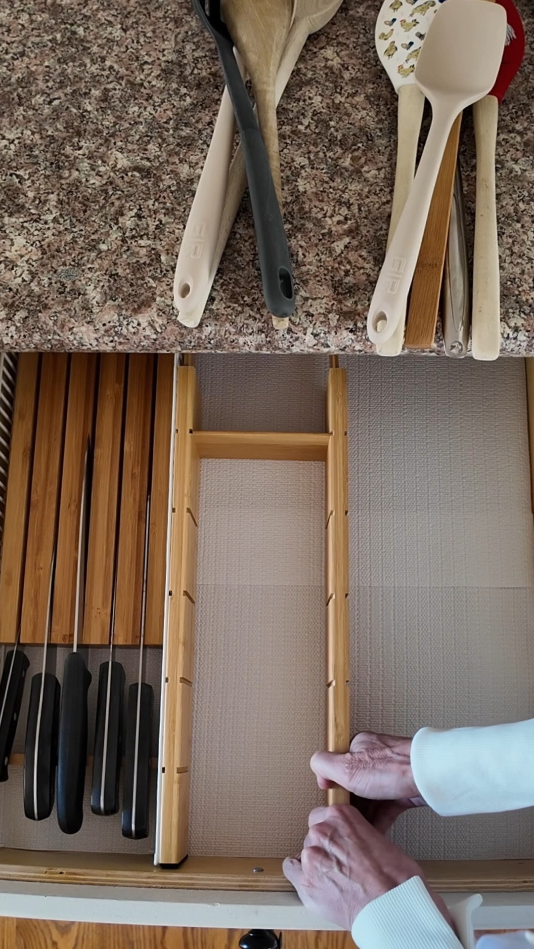Simple kitchen drawer organization ✨