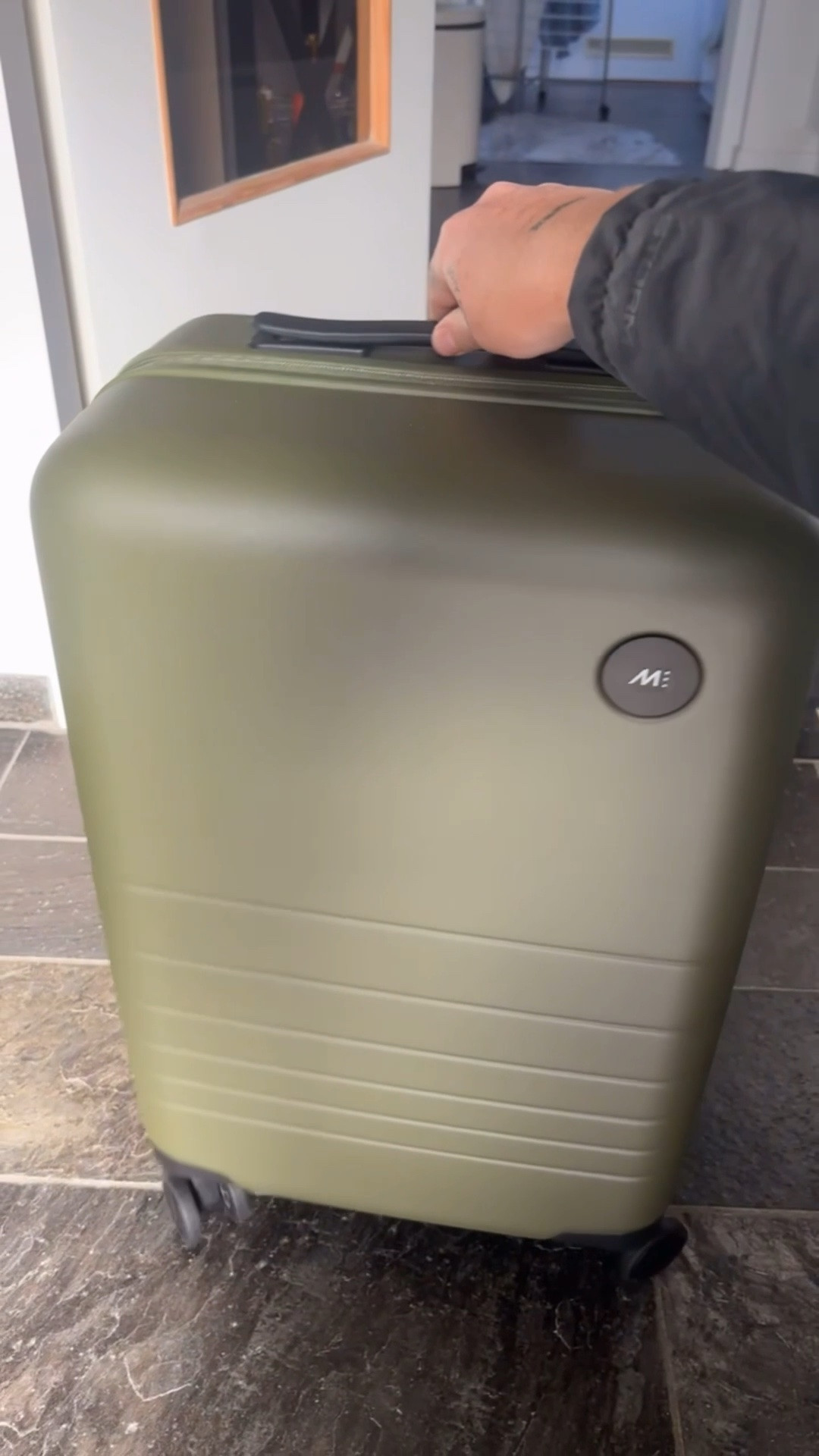 The carry-on I’ve been eyeing for months ✈️

Finally unboxed my new Monos carry-on and I’m obsessed with this olive green color 🤍 

Linked the exact suitcase on my LTK along with a few other colors because they’re all so good. 

Now I just need an excuse to book another trip!

#LTKdayinmylife #LTKgrwm #LTKTravel