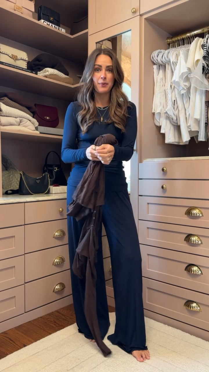 This was such a GOOD find on amazon and a look for less for Negative sleepwear.
Top - small
Bottoms - medium

Pajamas, loungewear, pjs, ootn

#LTKootd
