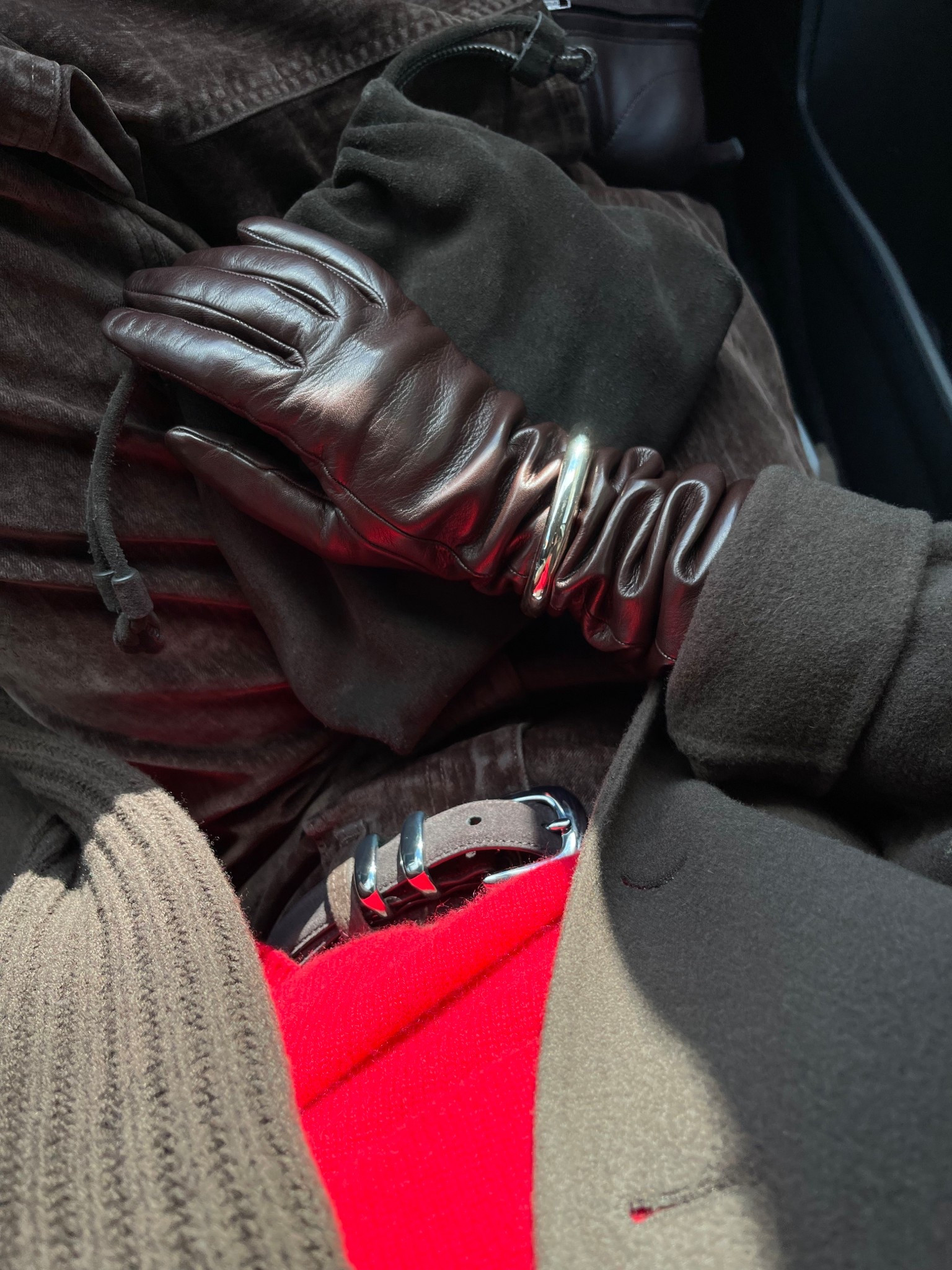 Details!!

Leather gloves, flocked jeans, red sweater

#LTKHoliday #LTKdayinmylife #LTKGiftGuide
