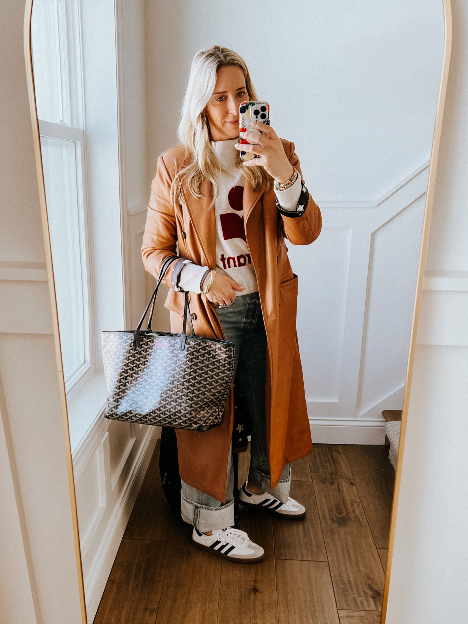 Travel Outfit

Citizens wide leg jeans 
Isabel Marant sweatshirt
Adidas Samba
Faux leather trench



#LTKstyletip #LTKover40 #LTKtravel