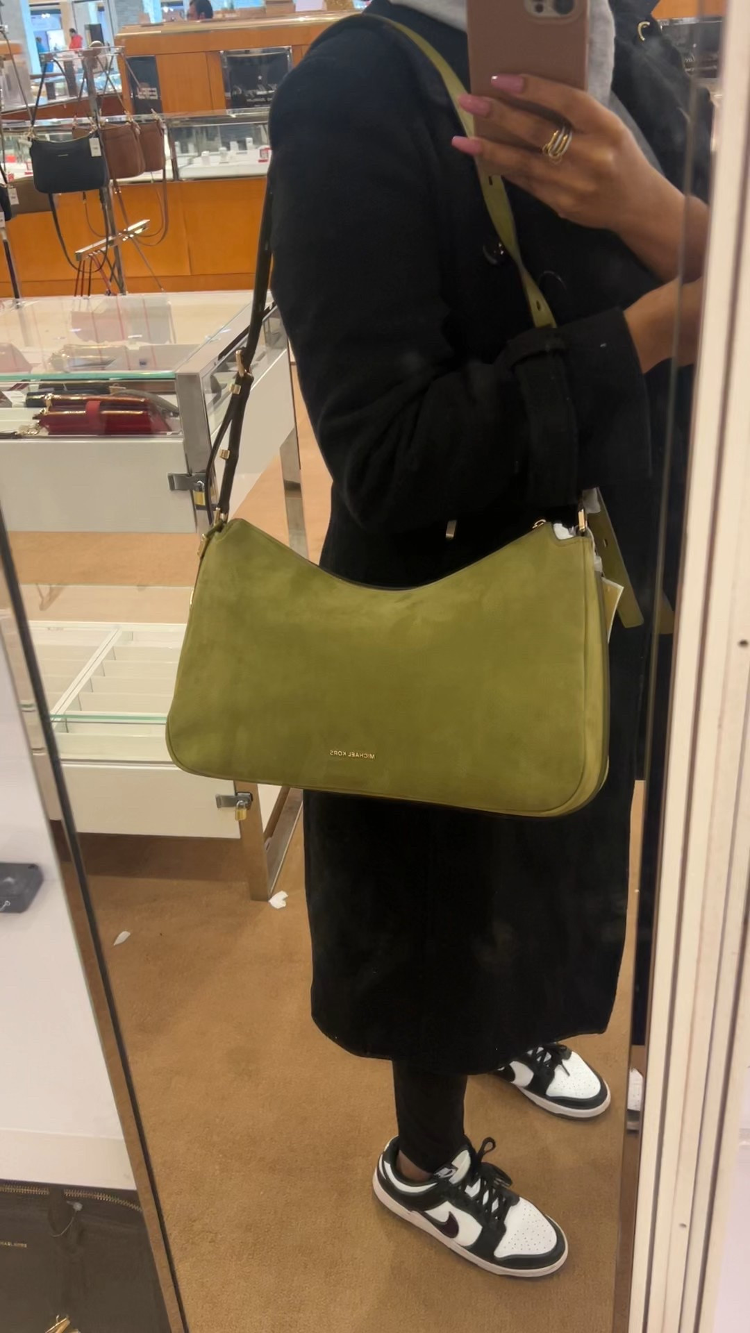 Trying on the Michael Kors Nolita medium bag! 💚

Purse, handbags

#LTKGiftGuide #LTKTravel #LTKWorkwear