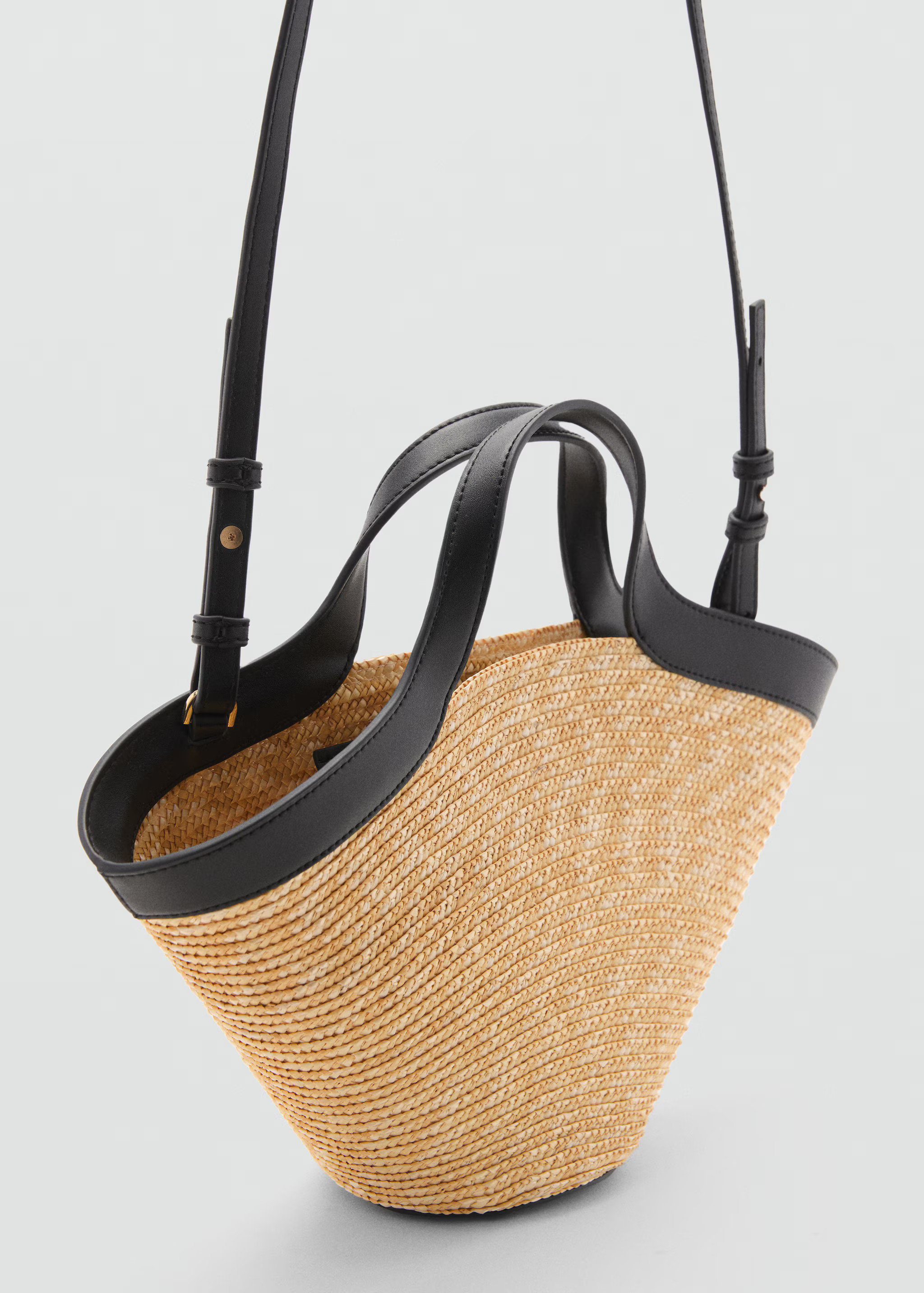 Natural fibre carrycot bag | MANGO (US)