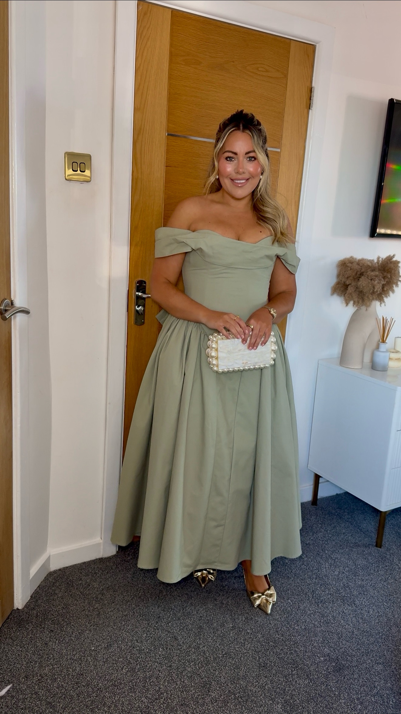 It’s giving “Races” 🏇🏻🥂👏 If I was going to Aintree this weekend, this is what I’d wear… 👗👠 

The green dress & the navy blazer dress are UNREAL!! 😍 what outfit is your fav? Wearing size 12 in everything - size up in the navy dress it’s small!! 

#LTKwedding LTKAroundTheWorld #LTKAprilSpotlight