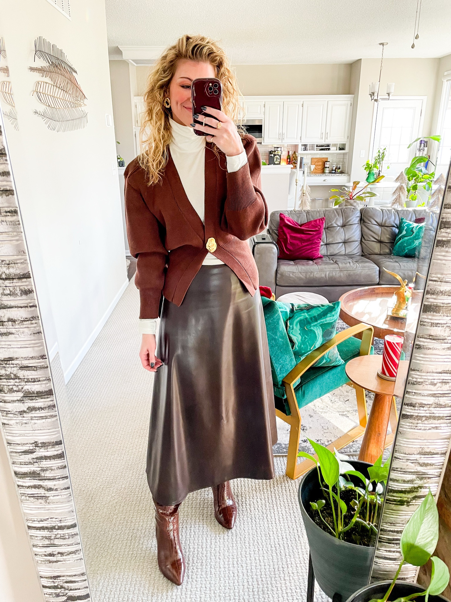 Rich browns, 80s vibes, all cozy  

#LTKStyleTip #LTKFindsUnder50 #LTKSeasonal