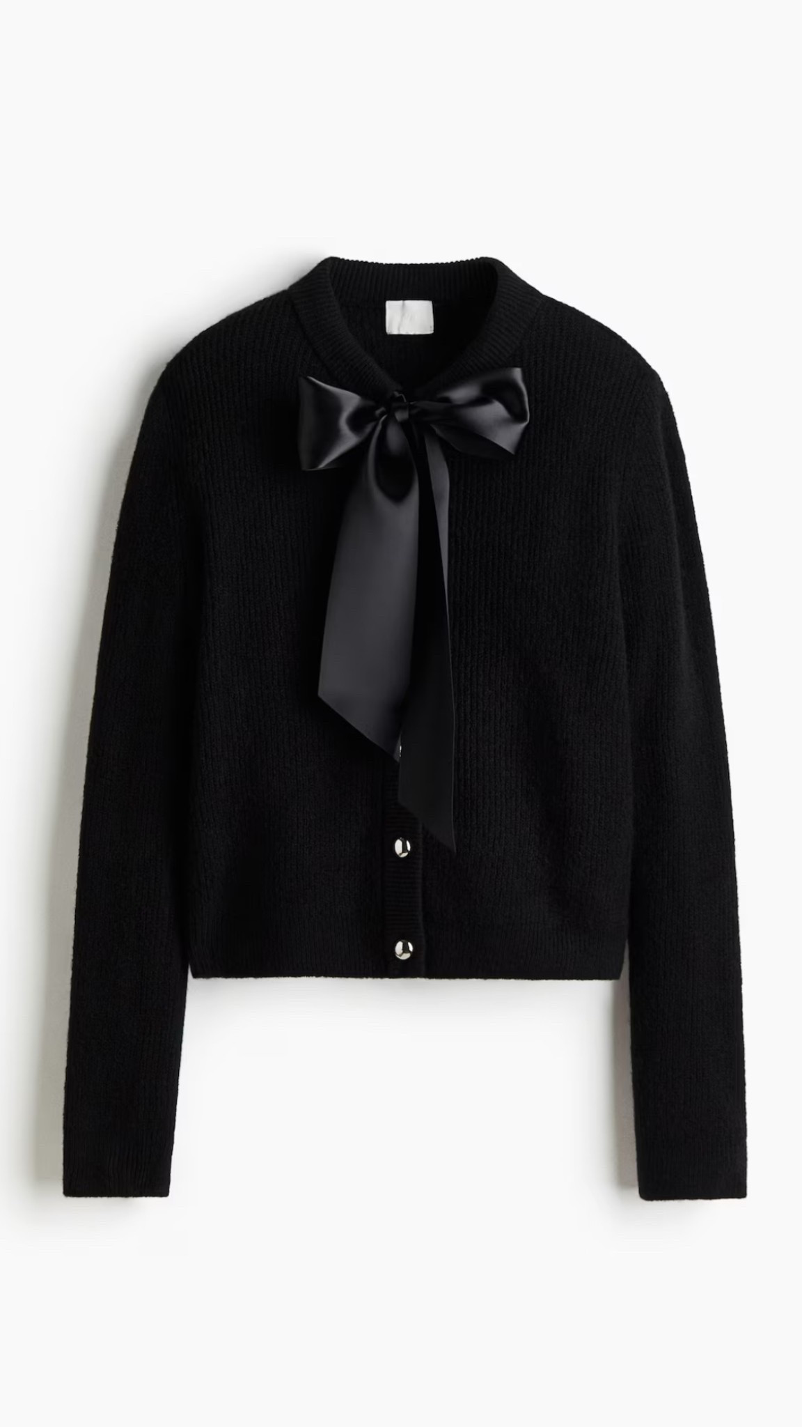 H&M holiday collection picks 

Velvet details pearls 
Little black dress
Cardigan with lace 
Satin bow sweater 
Holiday outfit 

#holidaylooks #hmholiday #littleblackdress #christmaslook 

#LTKHoliday