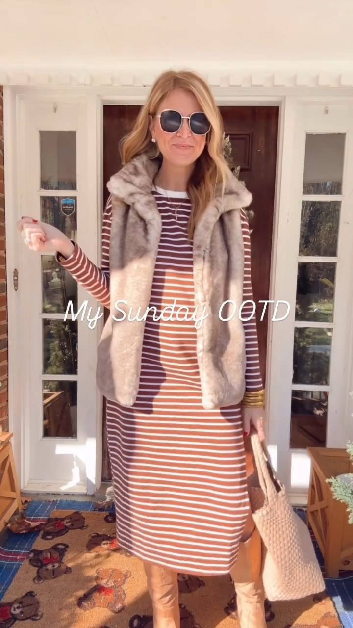 Paired 3 of my favorites to make my Sunday outfit. 🙌🏻 Fant go wrong with this Amazon dress and a fur vest! 

#sunday #sundayootd #ootd #shopltk @shop.ltk