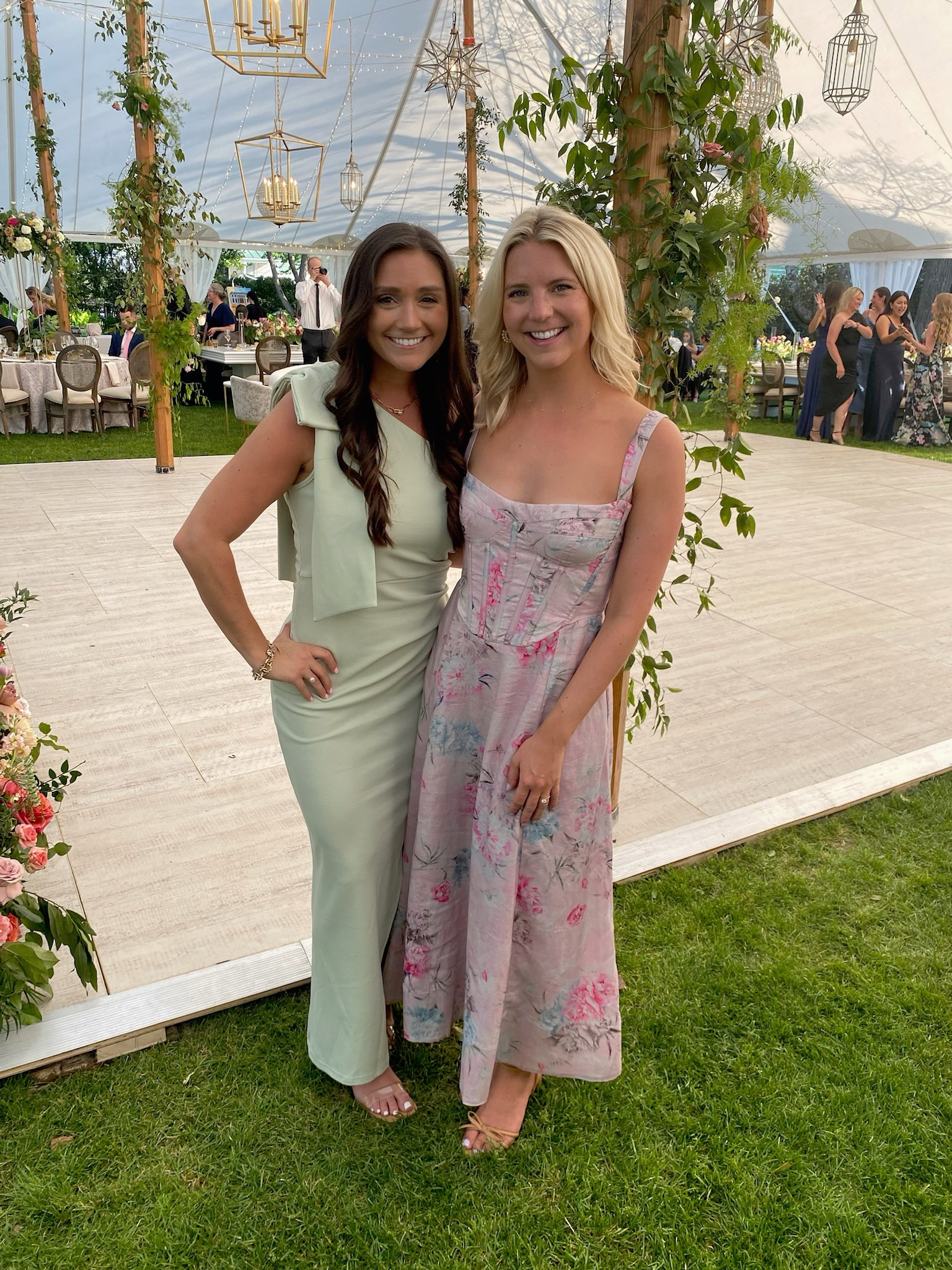 I could buy this dress in every color, obsessed with the fit and elegance all while letting you dance the night away

#LTKshoecrush #LTKSeasonal #LTKwedding