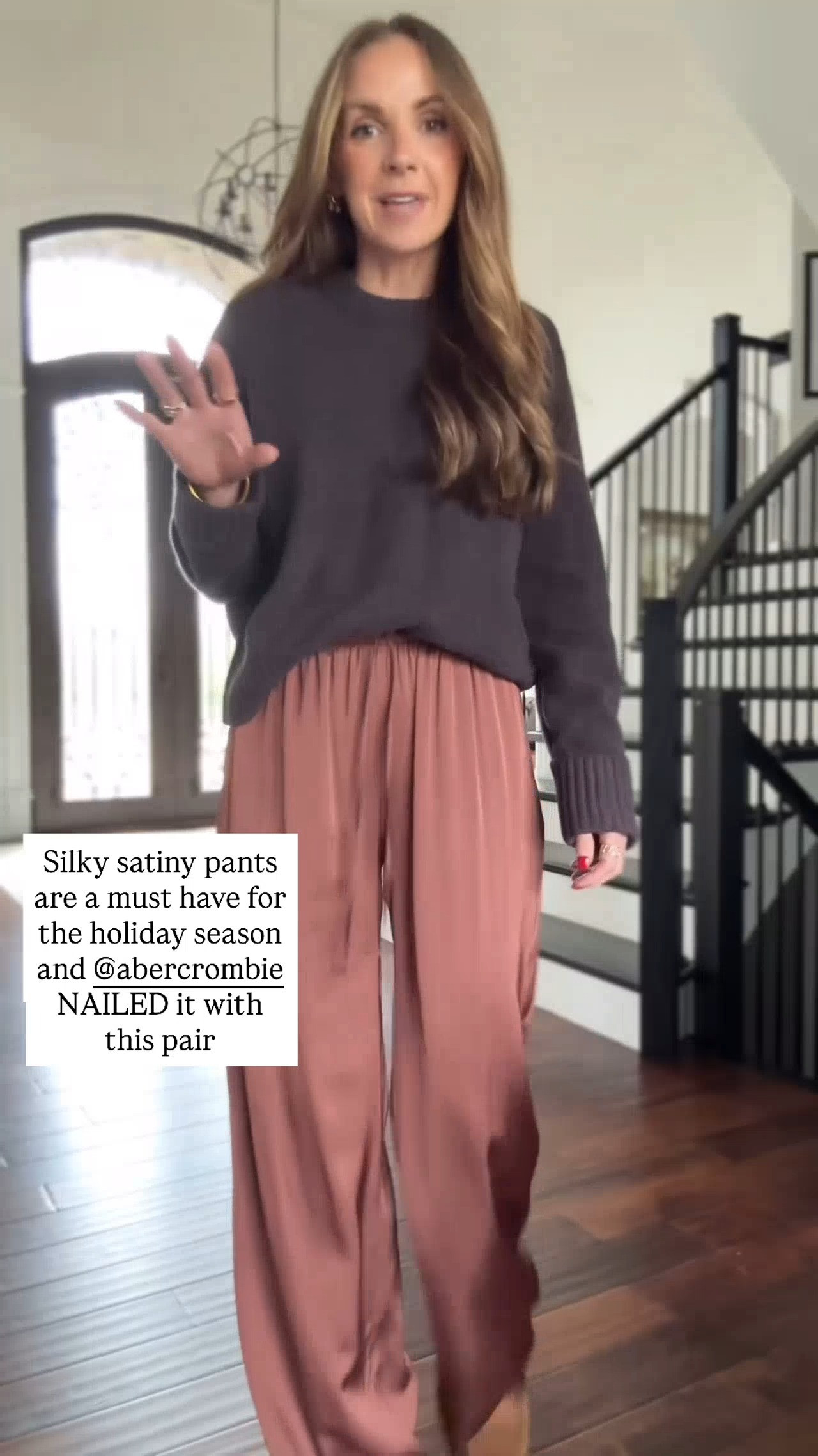 Must have satin pants 🤎 These are so good for fall! I’m in a small Long in the pants, small in the top & sweater, and size 4 in the jeans.
#AbercrombiePartner @abercrombie
 

 