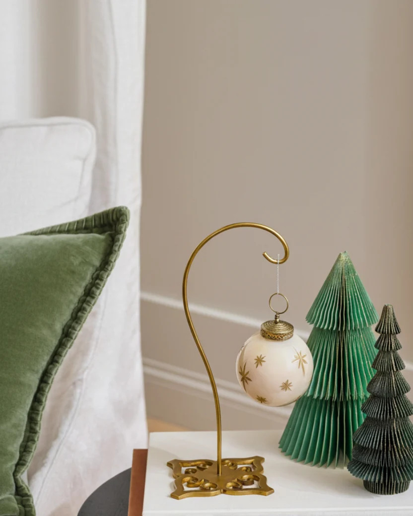 Decorative Ornament Display Stand | Magnolia