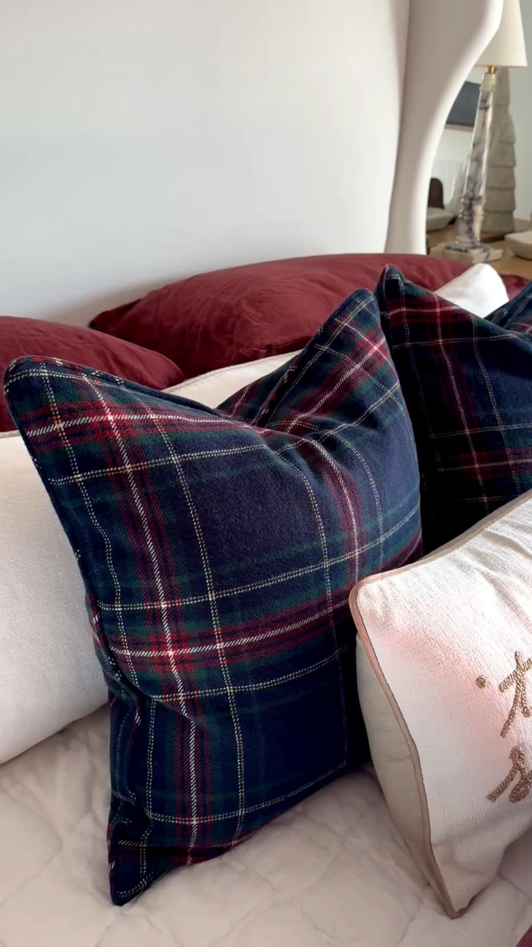 Plaid pillow combo for the holidays🎄

Wool, linen, accent pillow, Christmas throw pillow, lumbar, marble lamp, holiday decor

#LTKSeasonal #LTKHome