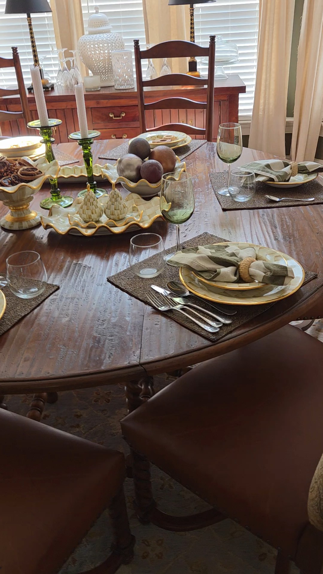 Spring table scapeI love remerchandising the house. I'm forever a retail girlYou always reset for the season

#LTKdayinmylife #LTKstorytime #LTKHome