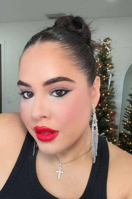 Holiday glam 🥰 lipstick color 22A

#LTKbeauty #LTKstyletip #LTKHoliday