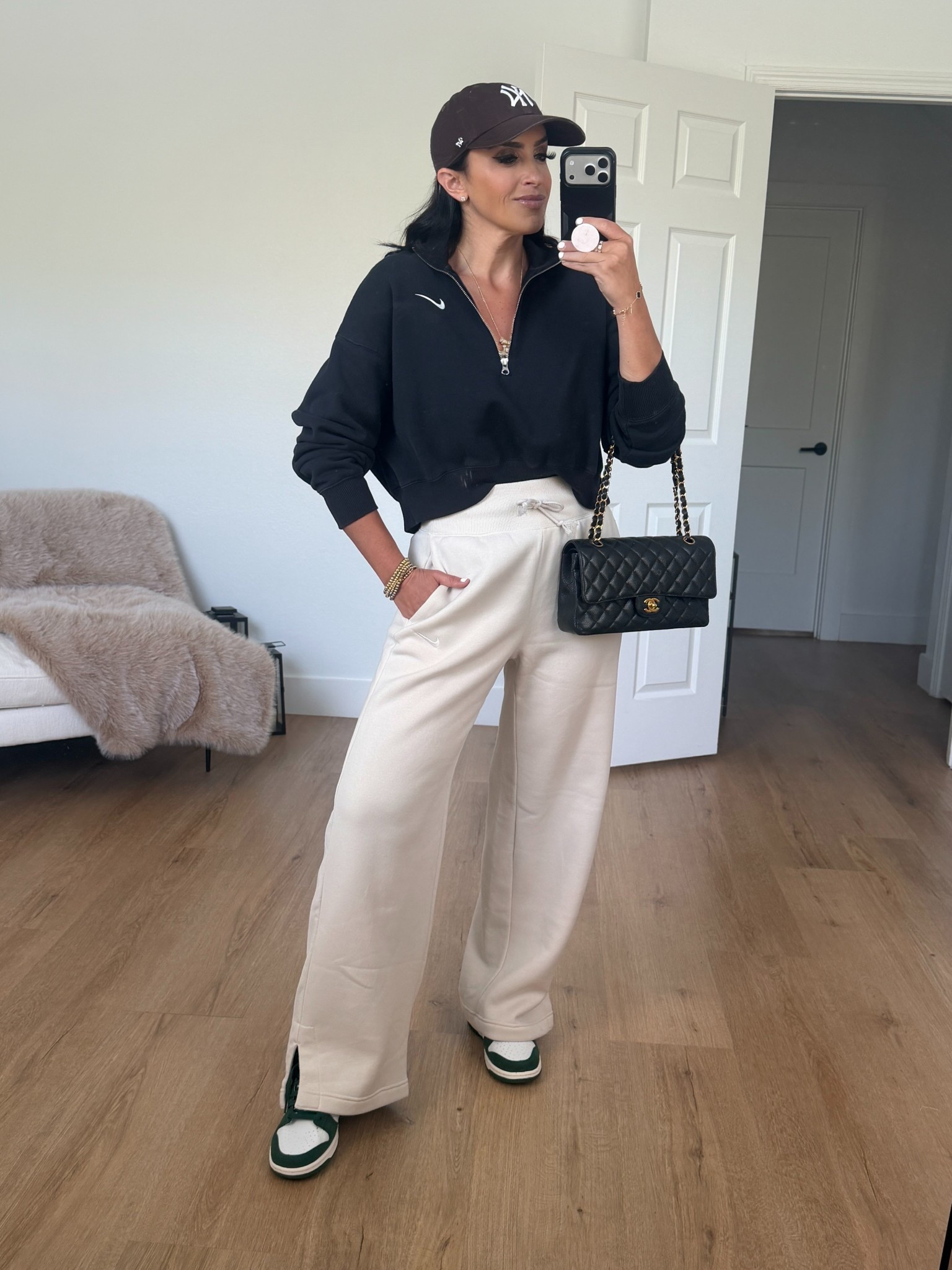 Nike sportswear phoenix plush women’s high waisted wide leg cozy fleece pants wearing size small

Nike sportswear phoenix fleece women’s 1/4 zip cropped sweatshirt wearing size medium