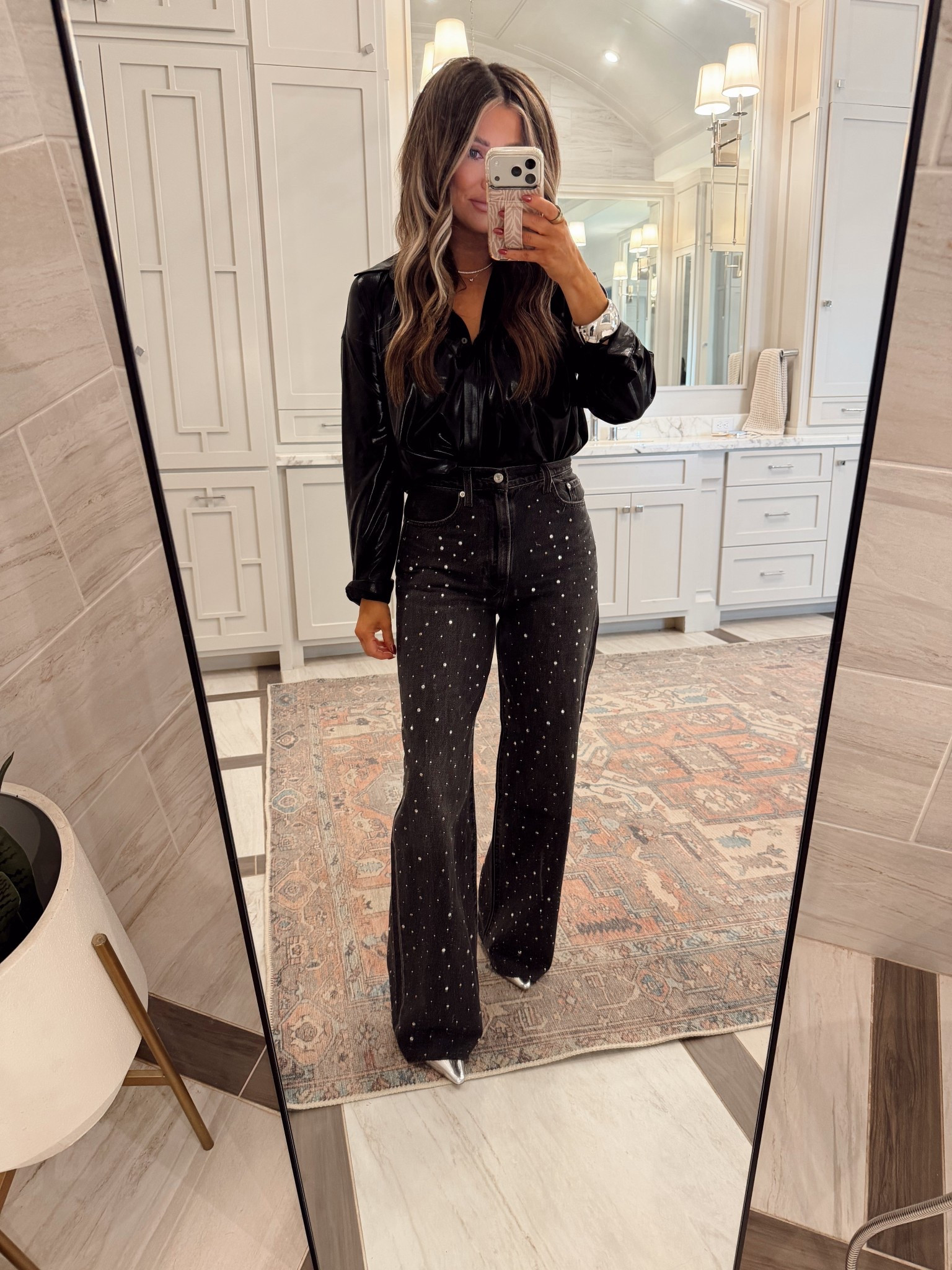 These Levi’s are a stunner!!! ✨ 

Size 27 
Top size M

#LTKHoliday #LTKgrwm #LTKootd