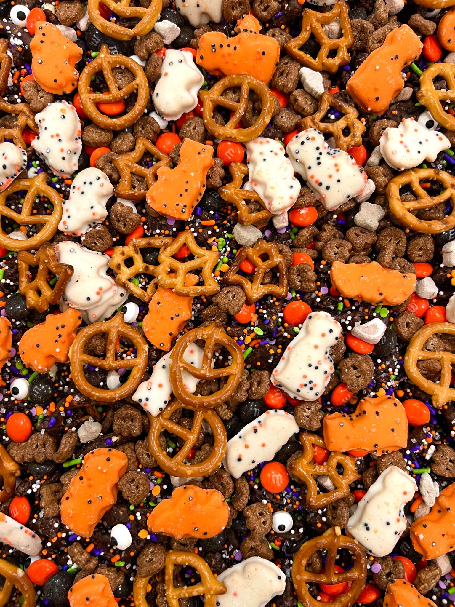 Spooky Snack Mix 👻🎃🦇 A sweet and salty treat that can be enjoyed all throughout the Halloween season.

#LTKParties #LTKHalloween #LTKSeasonal