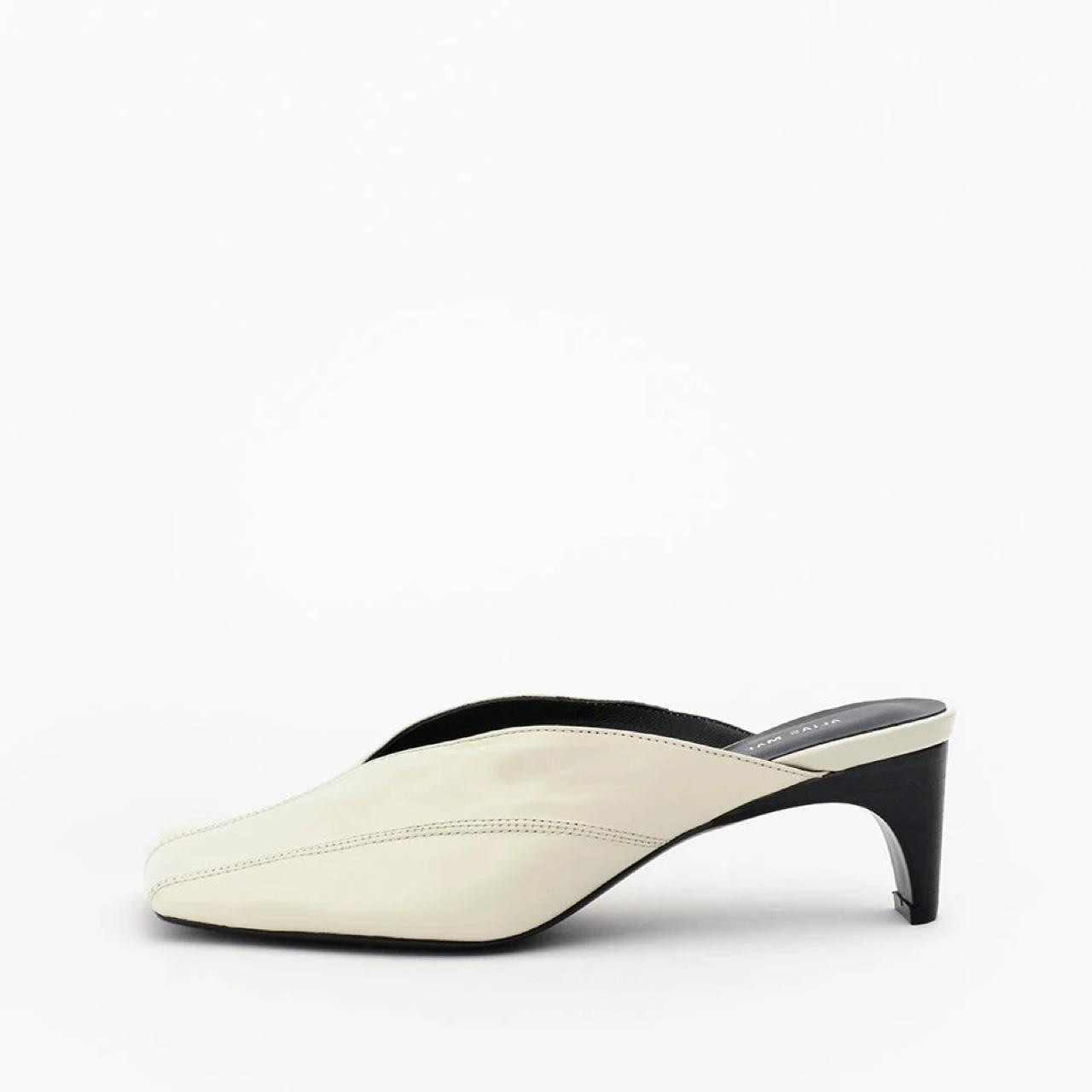 Alias Mae Women's Mules - White/Cream | Depop AU