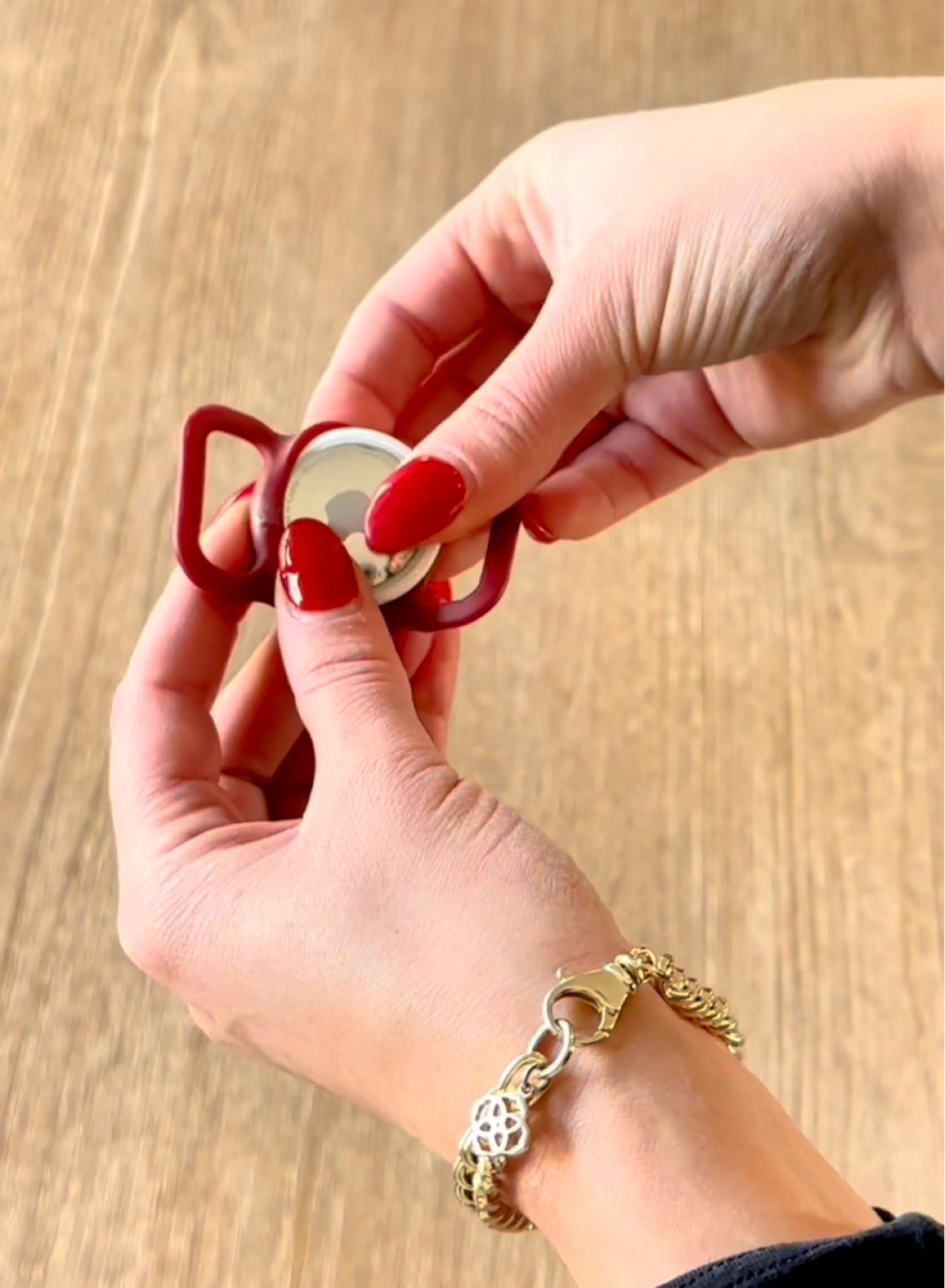 The Apple AirTag is perfect for keeping track of your most valuable possess!

#stockingstuffers #giftidea #giftsforher #amazon #prime #tech #gadget 

#LTKHoliday #LTKhome #LTKsalealert