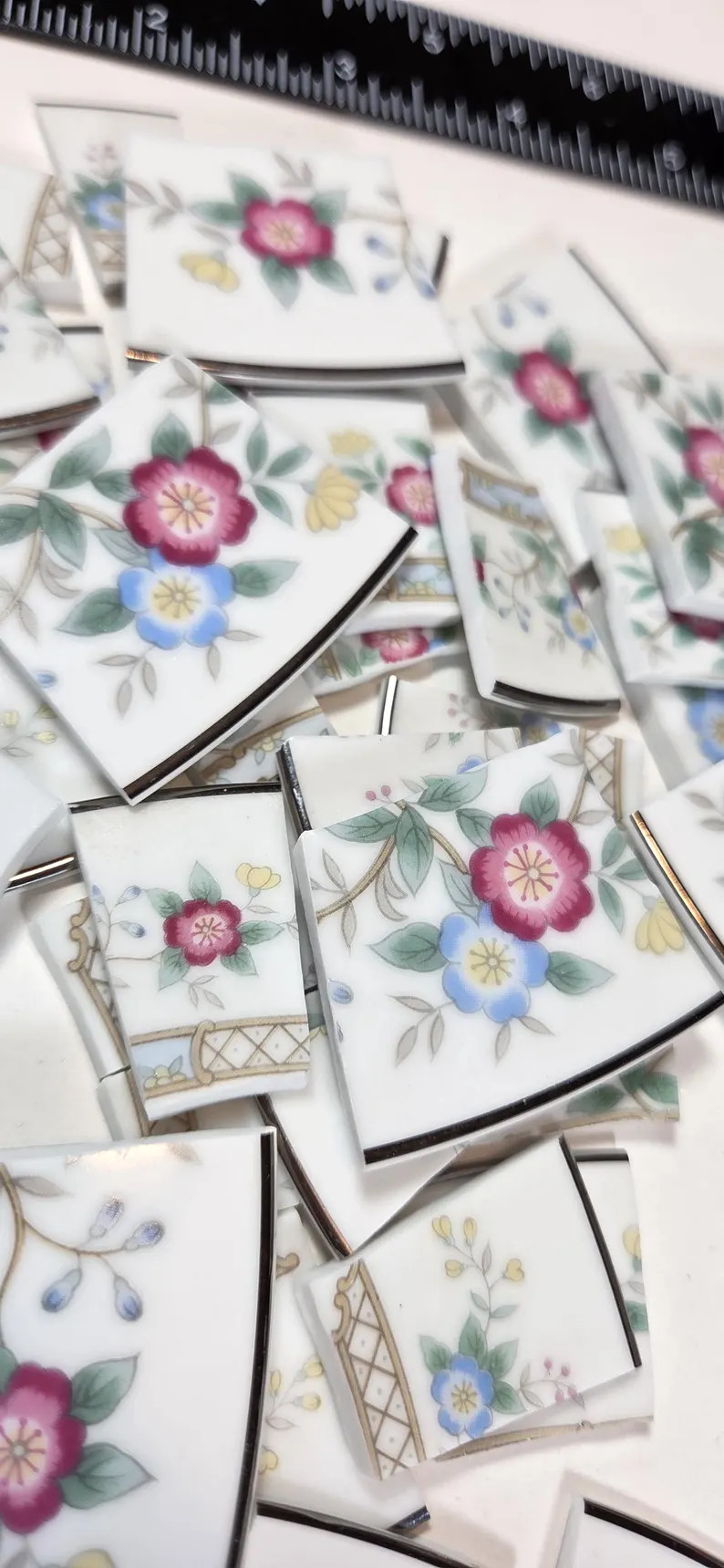 36 PIECES of Ceramic China Pieces Hand Cut Assorted Sizes Pink Flower Design Mosaic Supply Tiles ... | Etsy (Global)