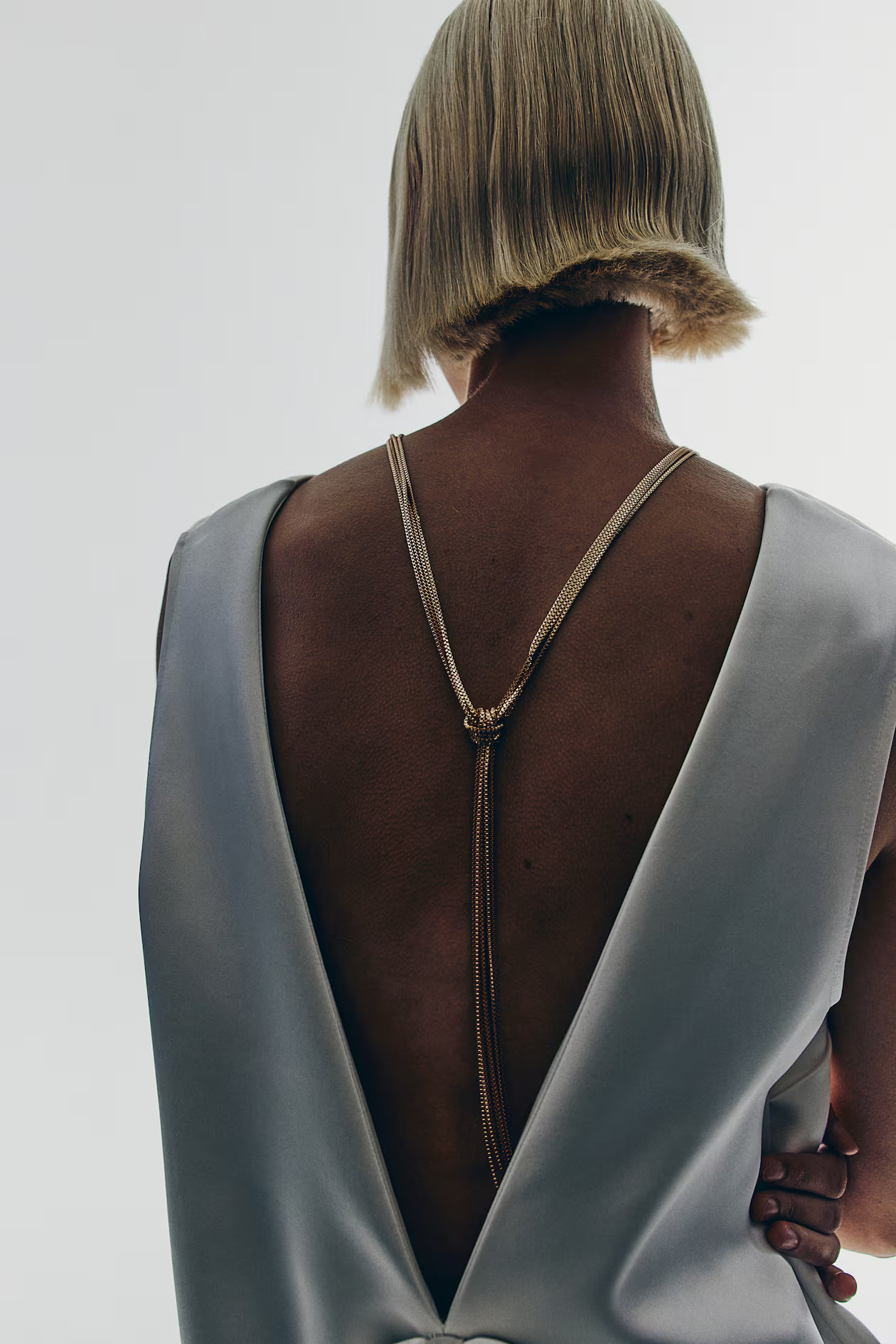 Box-chain lariat necklace | H&M (UK, MY, IN, SG, PH, TW, HK)