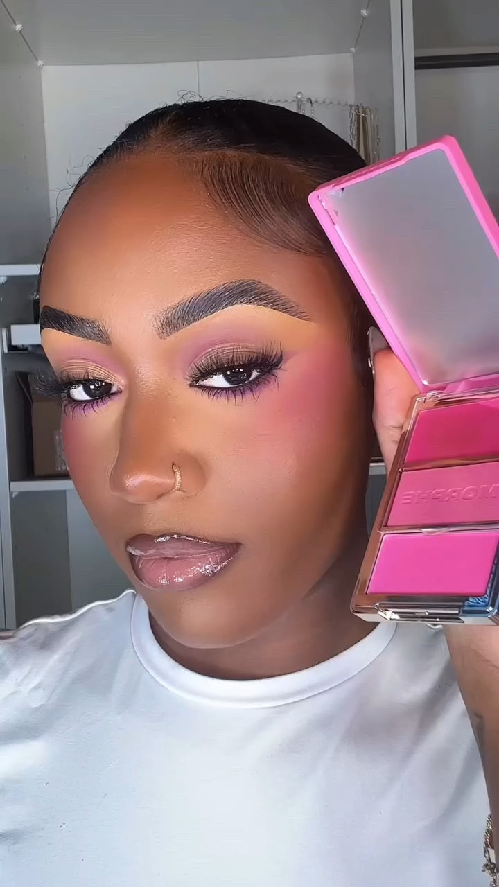 @morphebrushes is this your COMEBACK season? 💕 

Products Used: 
Aprés-Ski
Wine & Dine

#morphe #makeuptutorial #makeupartistcheck #makeupartists #makeupasmr #blushswatches #makeupreview #fyp #explorepage #milwaukeemakeupartist #mkemua #milwaukeemua #houstonmakeup #atlantamua #atlantamakeup #atlantamakeupartists