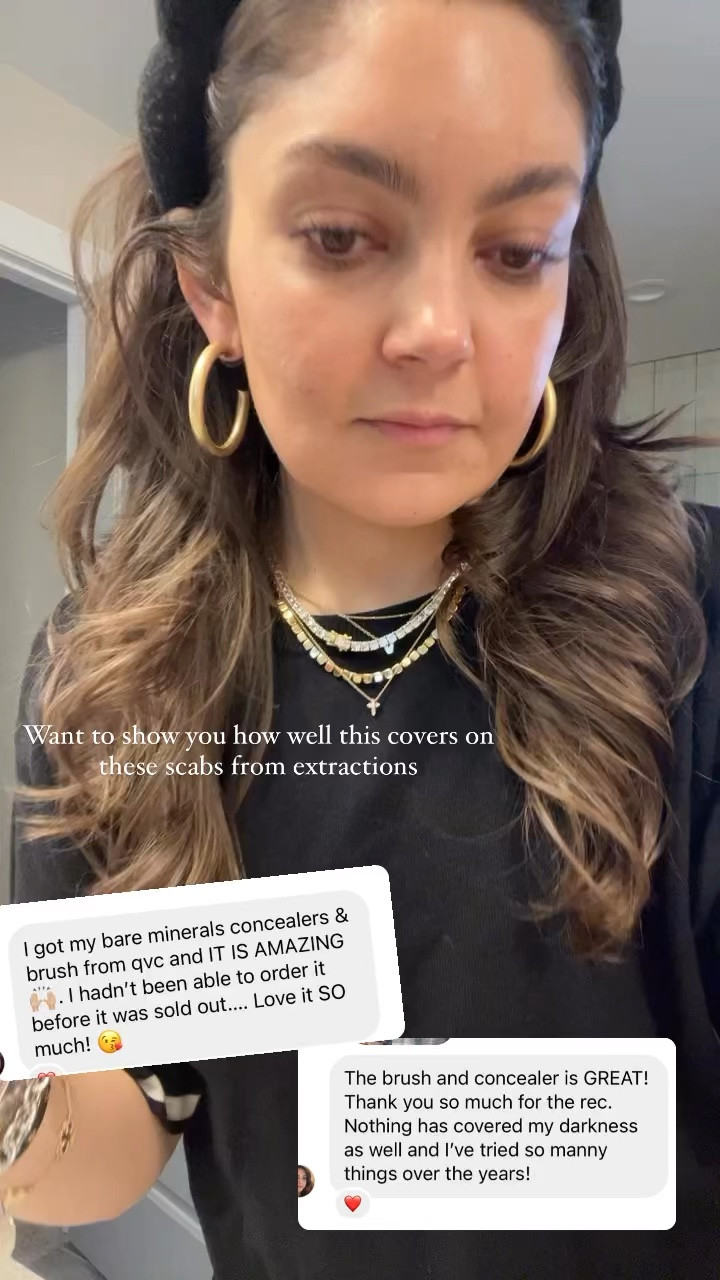 Vest powder concealer and brush for cleaning up, contouring/sculpting. My shade is summer bisque!