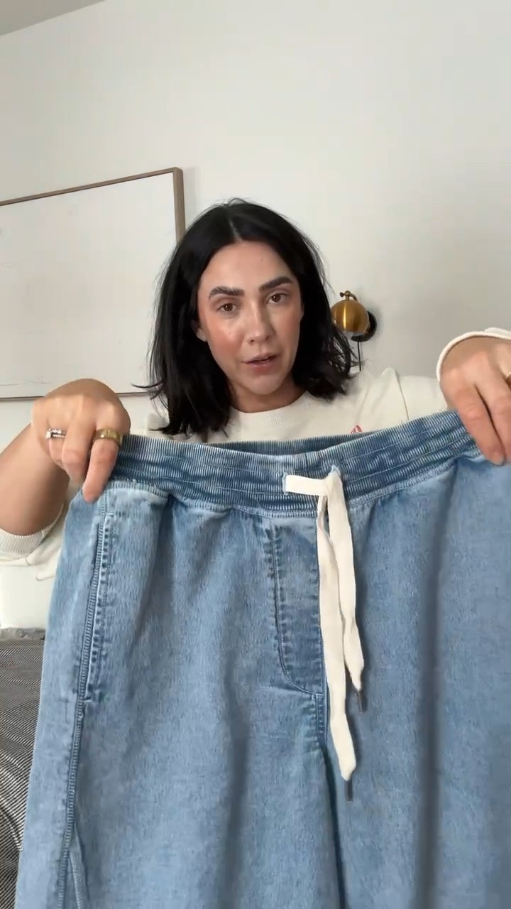The viral sweatpants jeans! 🤯 These are so comfy but can be elevated too. What do you think of this trend? Aerie / AE HAUL. size 10 midsize! Size M/L 

Valentine’s Day 
Get ready with me 



#LTKWatchNow #LTKSeasonal #LTKMidsize