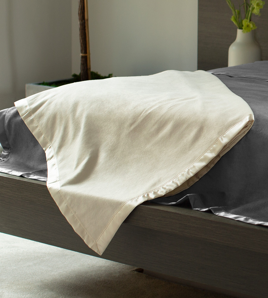 Bamboo Fleece Blanket | Cariloha