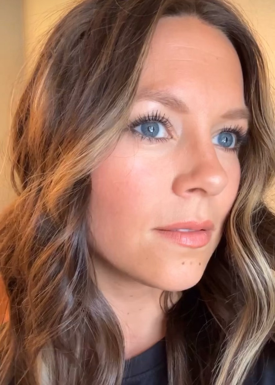 I care about my skin just as much as I care about the rest of my health and body.

The LUXE+ Dermaplaning razor is top notch. I never have to worry about make a facial appt to get the peach fuzz removed from my face. I don’t spend $200+ every month on a facial and Dermaplaning. Because I do it at home for a FRACTION of the cost.

Benefits of LUXE+ Dermaplaning:
•removes peach fuzz
•anti-aging exfoliation
•allows for better absorption of skin care products- this is the MAIN reason I do it. Why even waste your time with a skin care routine if the majority isn’t being absorbed the way it could be?!

#LTKcurves #LTKbeauty #LTKFitness