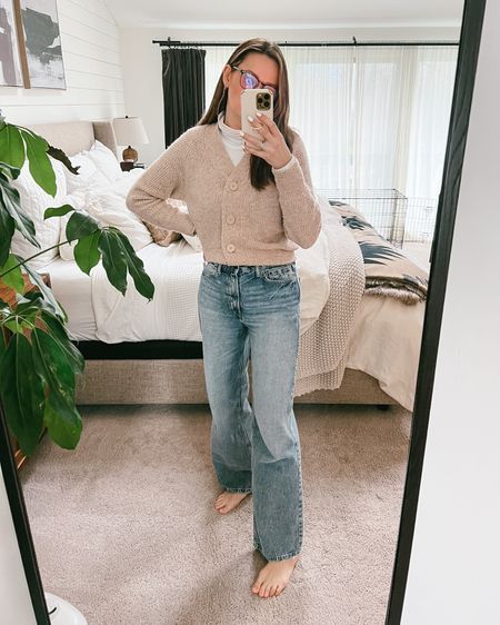 Todays work from home look! I absolutely love these jeans from @hm, they are comfy and a great wash and length!

#LTKworkwear #LTKfindsunder50