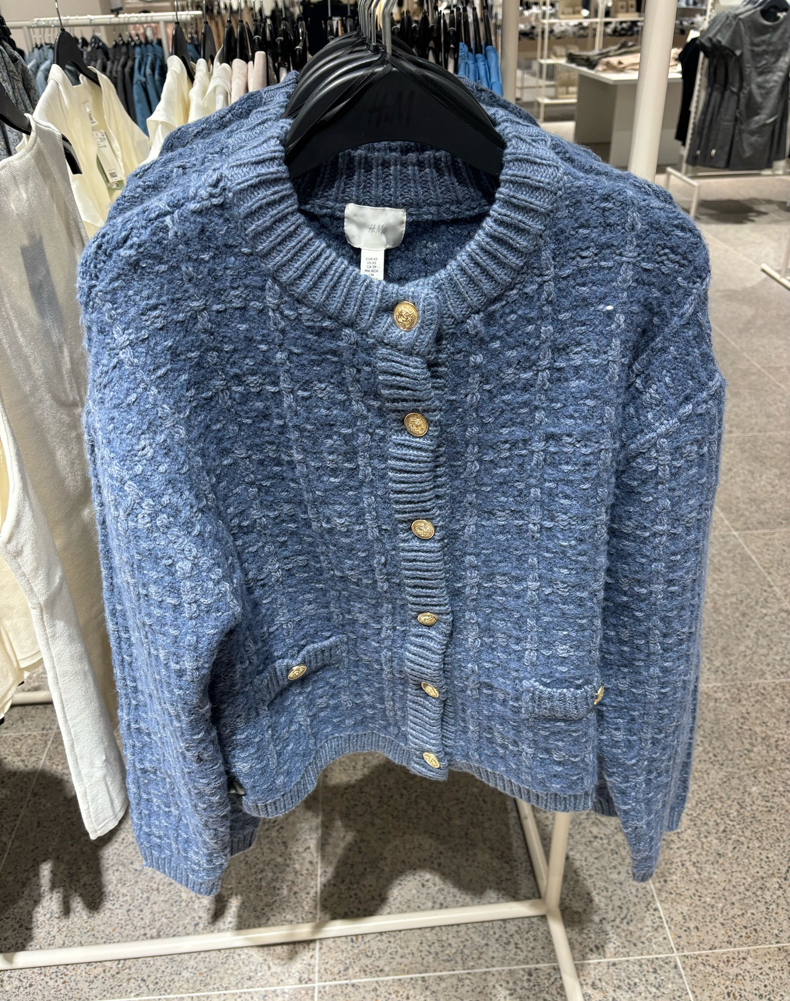 Textured cardigan⭐️✨💌
Dusty blue, perfect for an elegant autumn office outfit🤍

#LTKFindsUnder50 #LTKStyleTip #LTKWorkwear