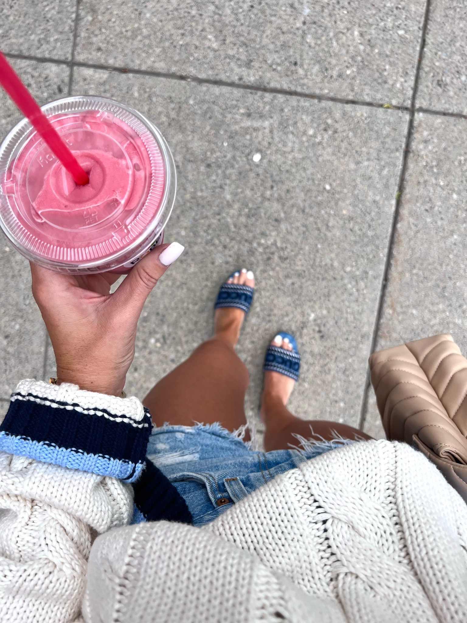 Summer day refresh 🍓 •• Levi’s shorts on sale for $24.99 🌞 

#LTKSaleAlert #LTKItBag #LTKSeasonal