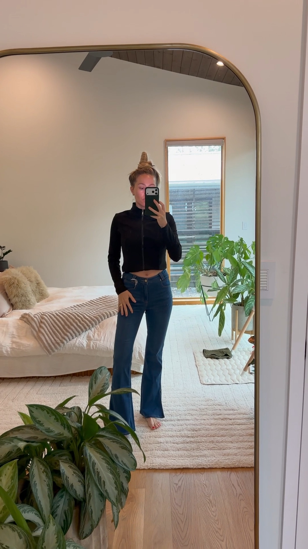 Popflex denim is SO COMFY! I’m not surprised. I’m wearing a size S (regularly a 25) and a 30” inseam. I will get a 32” inseam next time or 34” if I want to wear heels!

#LTKFindsUnder100