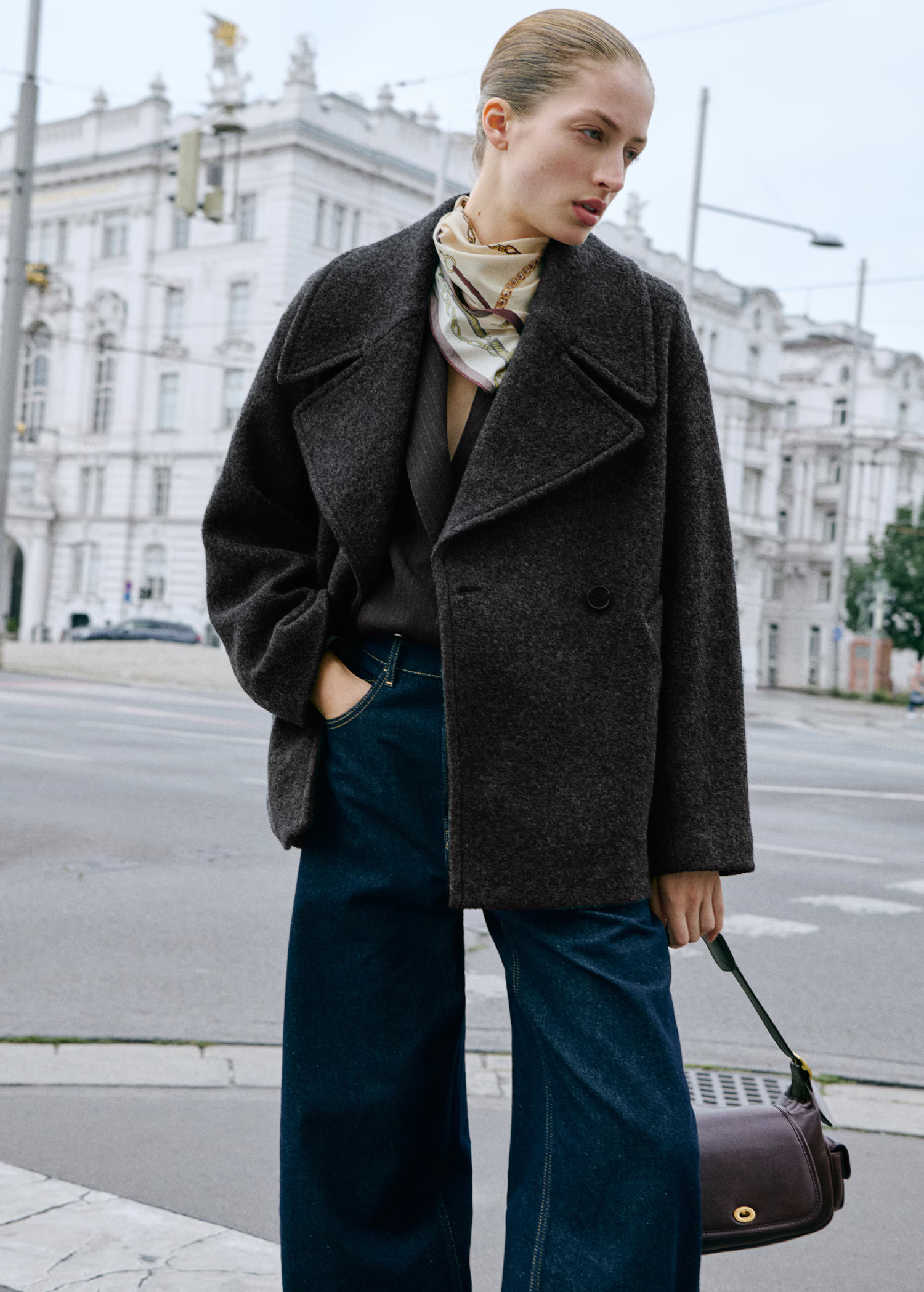 Oversized wool coat with maxi lapels | MANGO (UK)